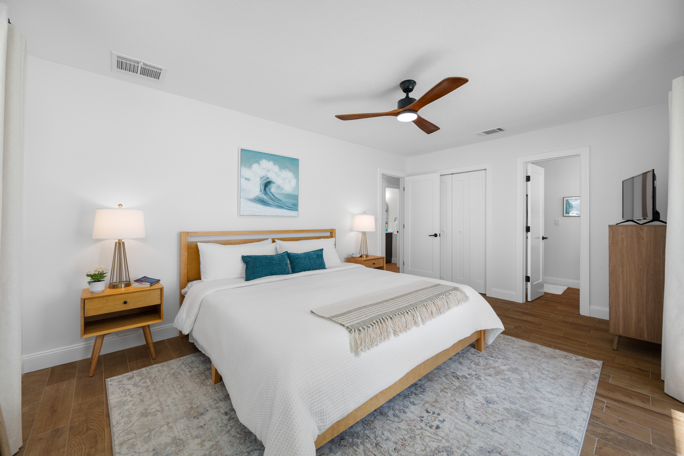 St Petersburg, Florida, 33707, United States, 3 Bedrooms Bedrooms, ,2 BathroomsBathrooms,Residential,For Sale,2034838