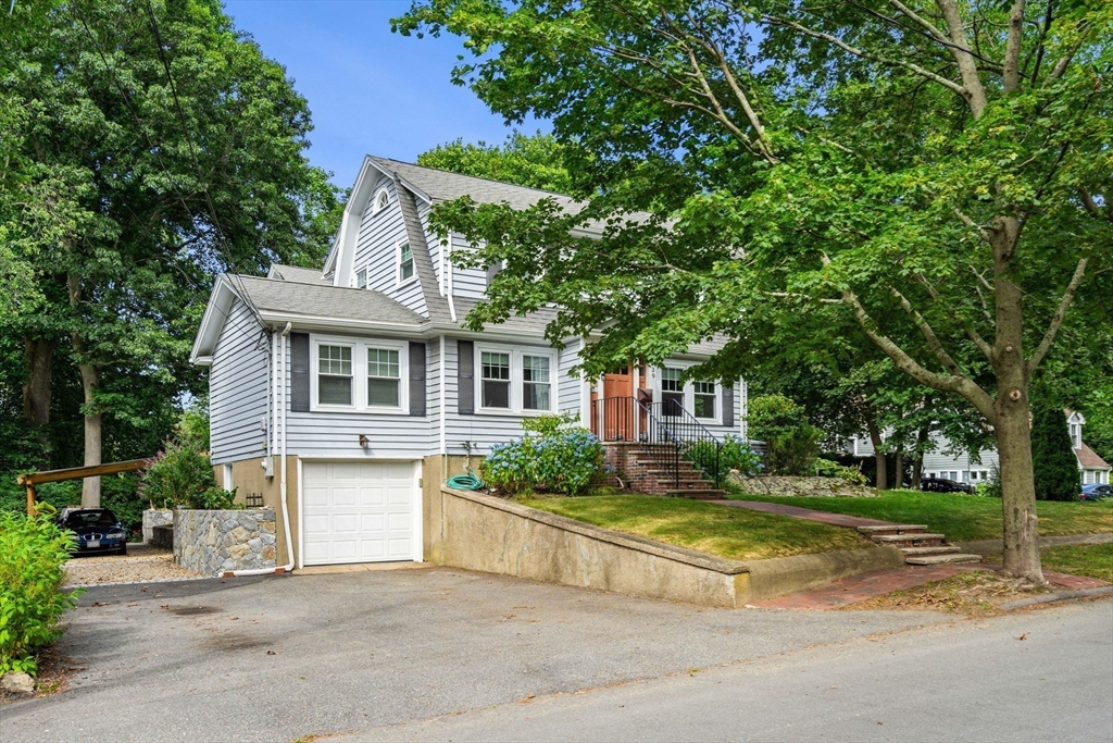 Marblehead, Massachusetts, 01945, United States, 4 Bedrooms Bedrooms, ,3 BathroomsBathrooms,Residential,For Sale,1903628