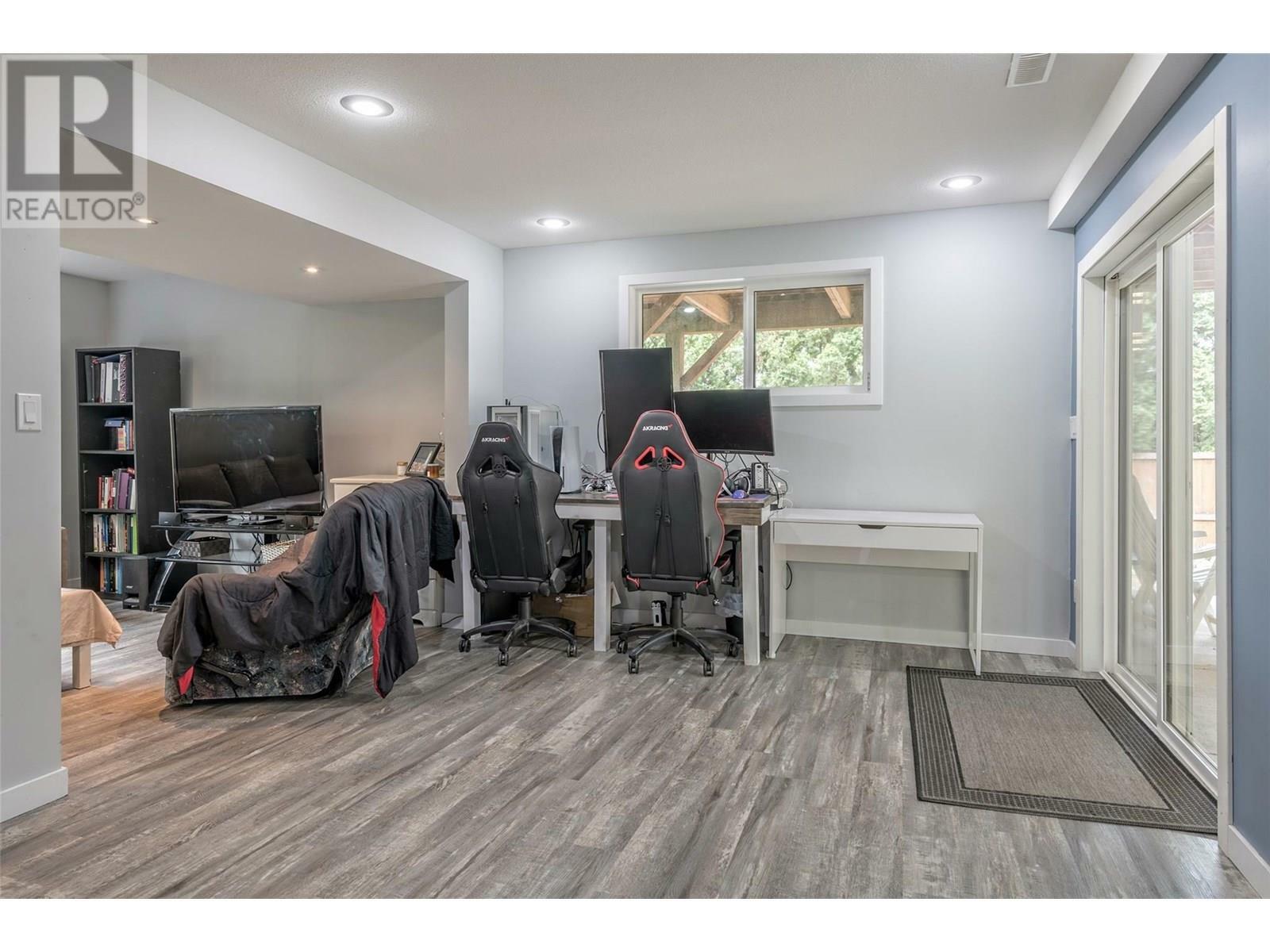 SPALLUMCHEEN, British Columbia, V4Y 0S6, CA, 3 Bedrooms Bedrooms, ,3 BathroomsBathrooms,Residential,For Sale,1874999
