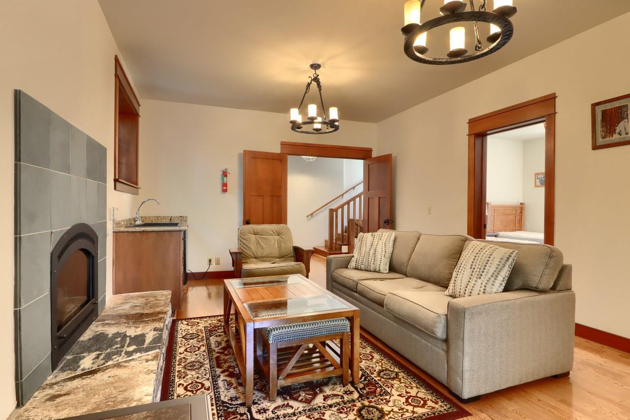 Yosemite West, California, 95389, United States, 3 Bedrooms Bedrooms, ,2 BathroomsBathrooms,Residential,For Sale,1980378