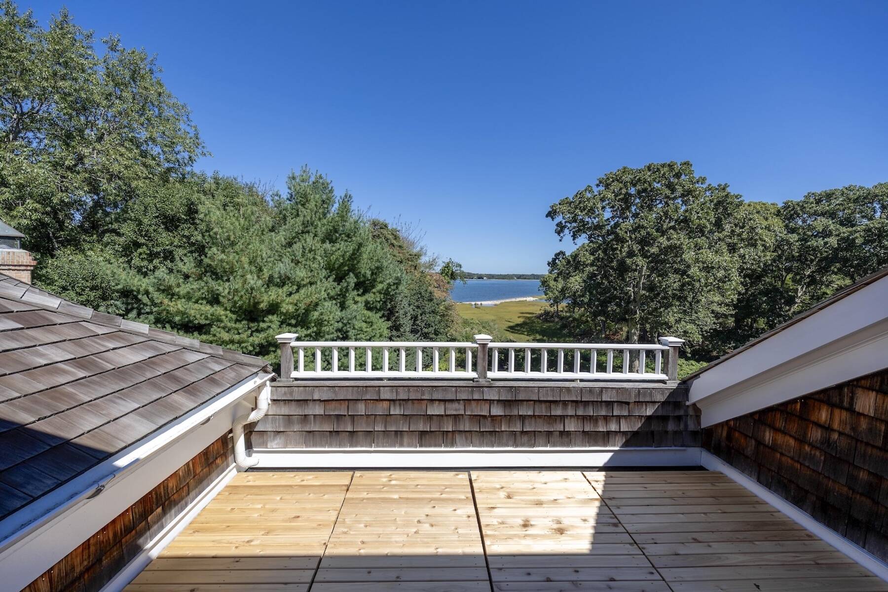 Spectacular Waterfront On the Bluff in North Haven - 物件實景
