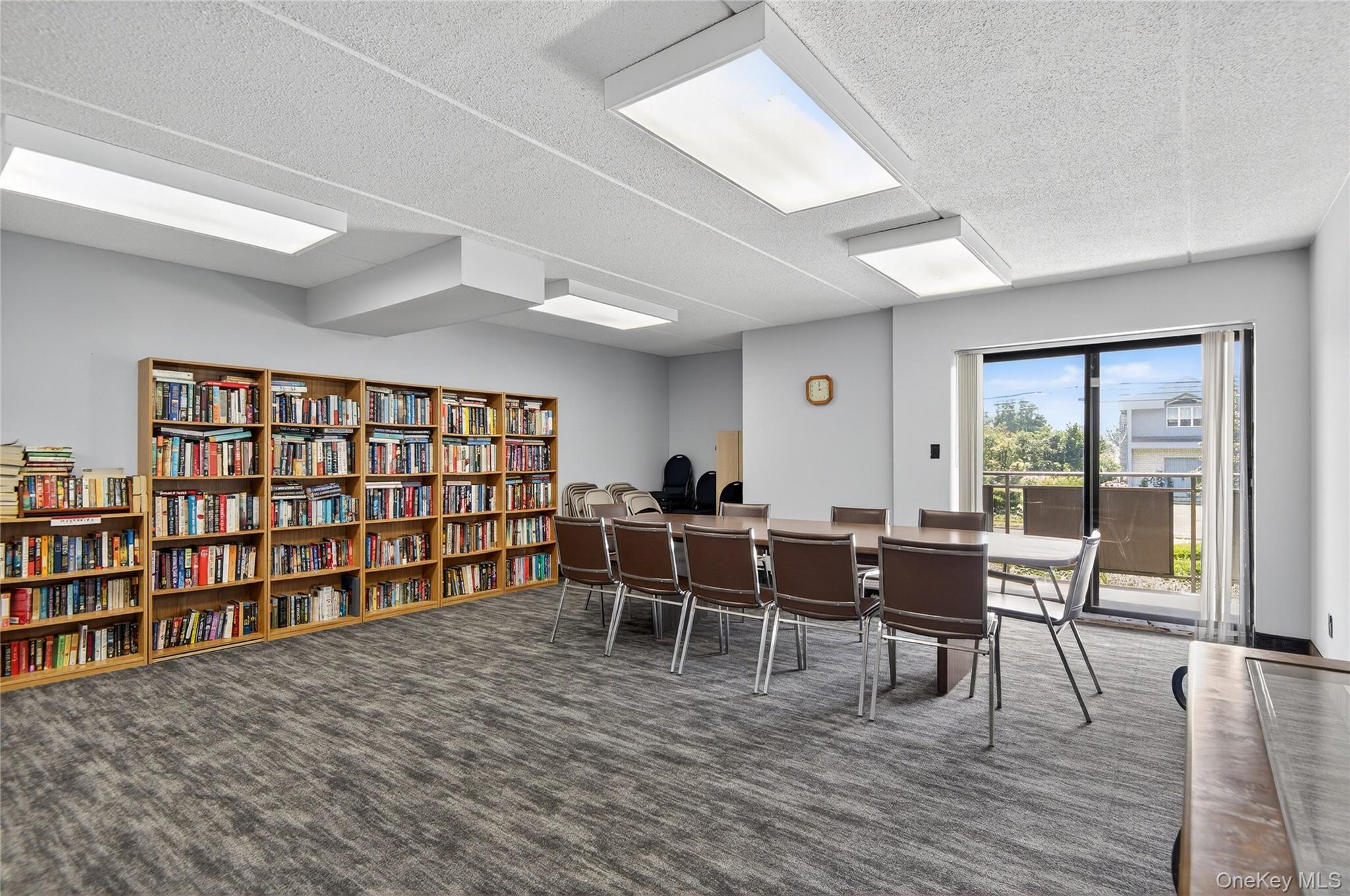  175 Maple Avenue, Westbury, NY, 11590 - 物件實景