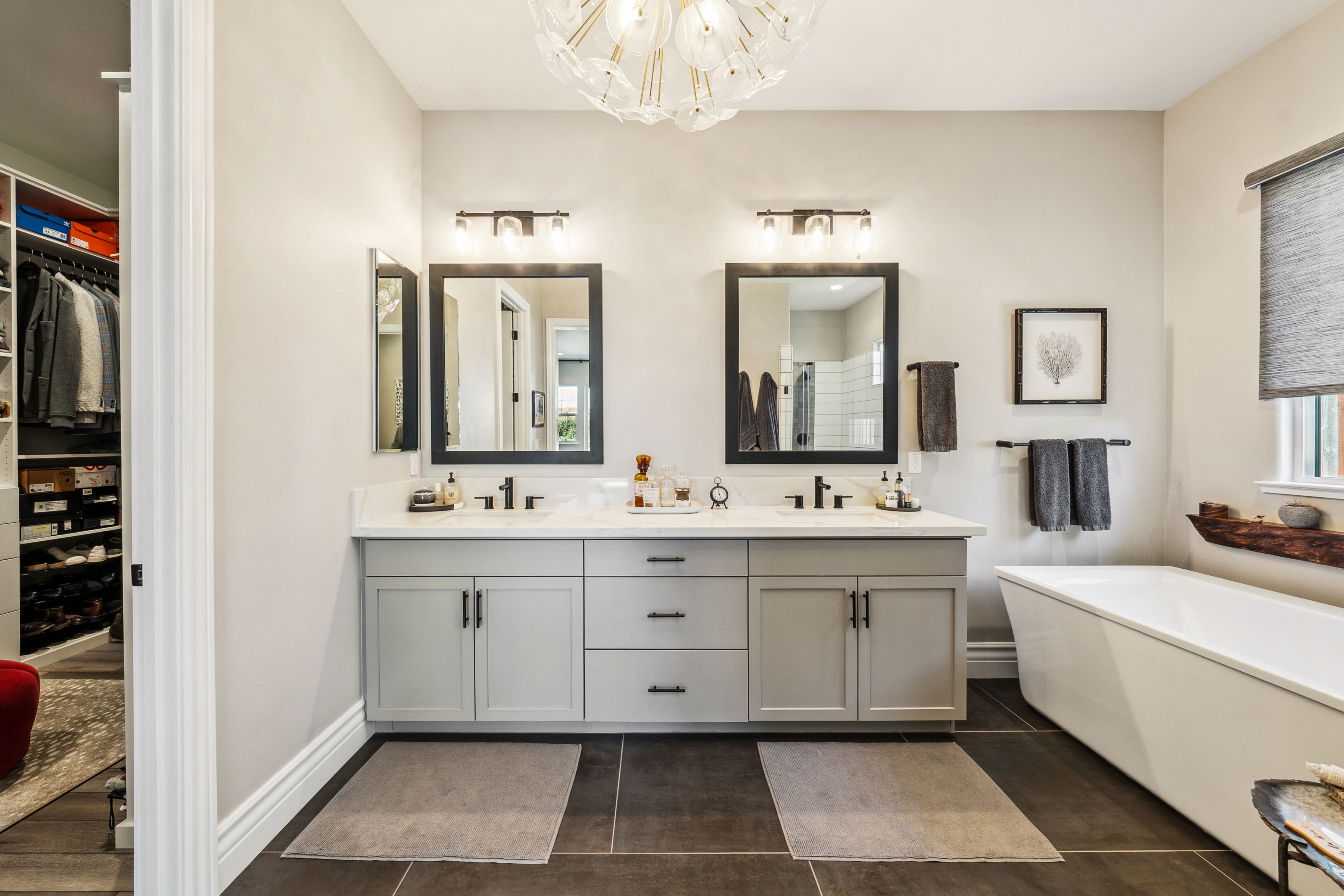  3007 Bluffs Drive - 物件實景