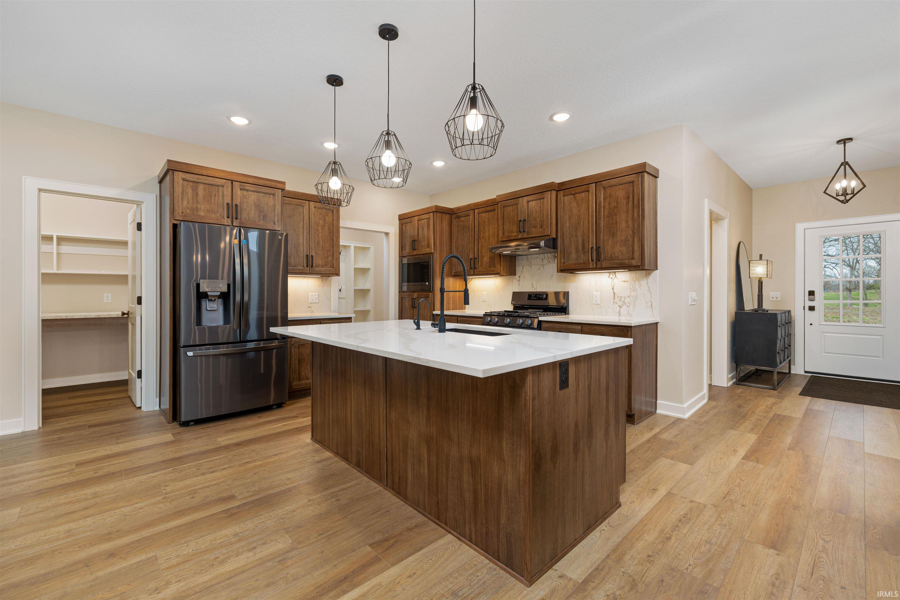 Leo, Indiana, 46765, United States, 5 Bedrooms Bedrooms, ,4 BathroomsBathrooms,Residential,For Sale,1981787