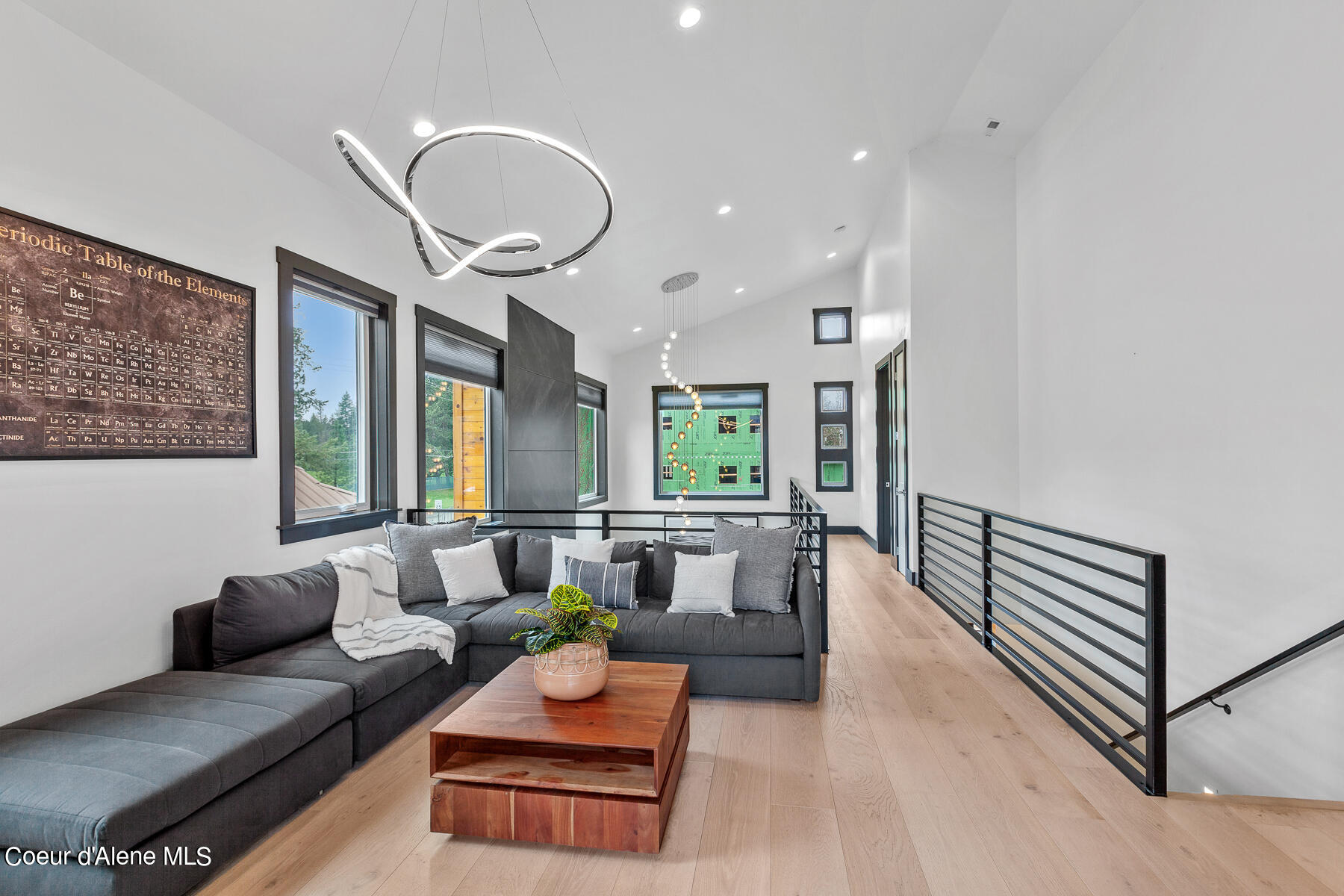 Coeur d'Alene, Idaho, 83814, United States, 4 Bedrooms Bedrooms, ,1 BathroomBathrooms,Residential,For Sale,1975946