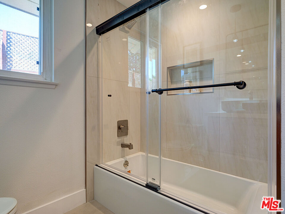 Huntington Beach, California, 92649, United States, 3 Bedrooms Bedrooms, ,2 BathroomsBathrooms,Residential,For Sale,2003446