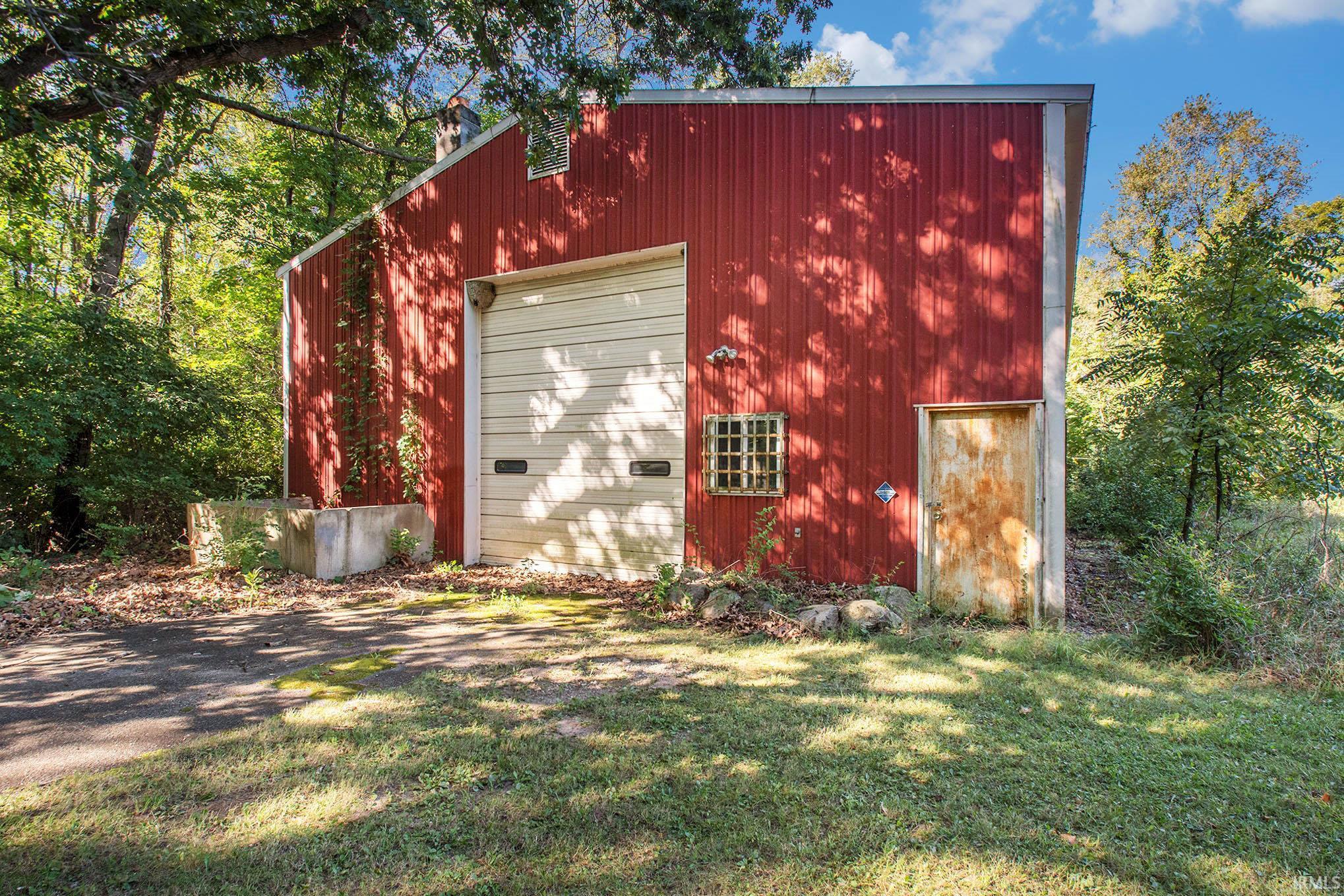 Middlebury, Indiana, 46540, United States, 4 Bedrooms Bedrooms, ,5 BathroomsBathrooms,Residential,For Sale,1943878
