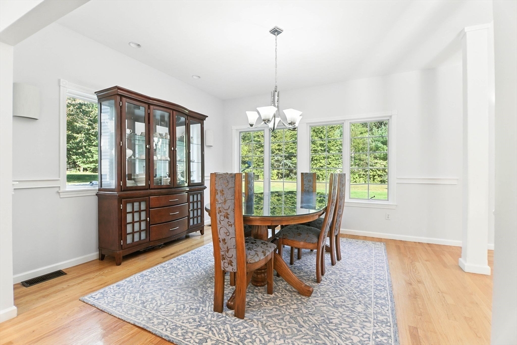 Westfield, Massachusetts, 01085, United States, 4 Bedrooms Bedrooms, ,3 BathroomsBathrooms,Residential,For Sale,1942003