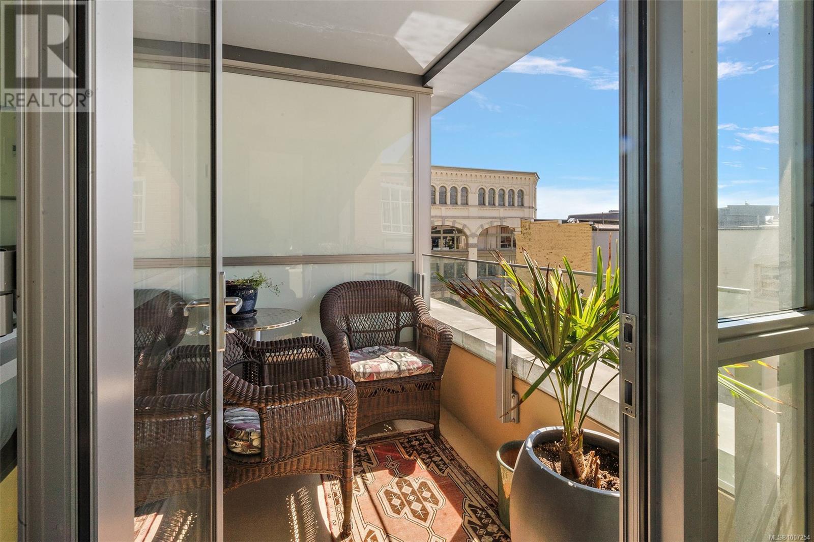 VICTORIA, British Columbia, V8W 1C7, CA, 1 Bedroom Bedrooms, ,1 BathroomBathrooms,Residential,For Sale,1895937