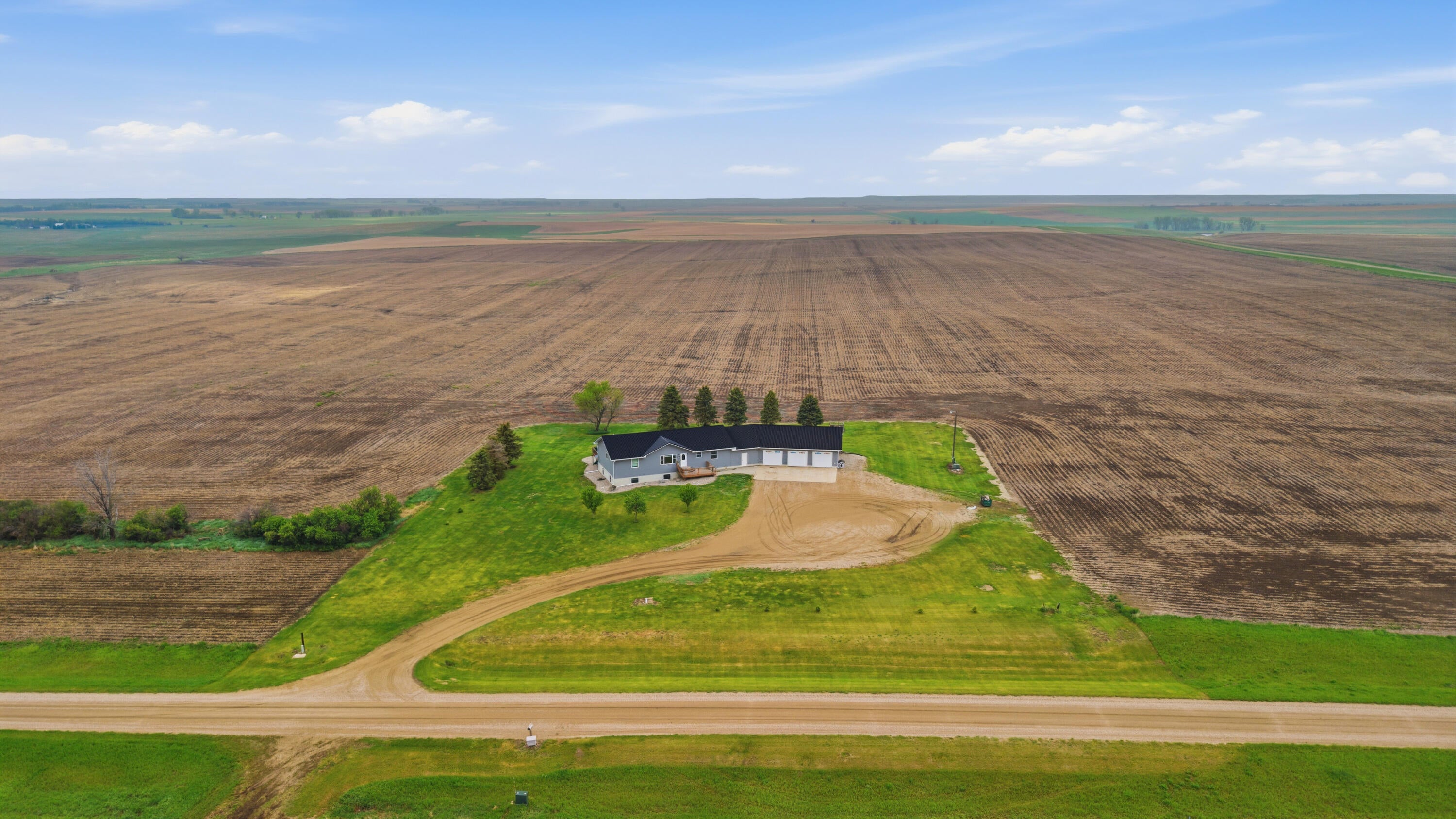 Selby, South Dakota, 57472, United States, 4 Bedrooms Bedrooms, ,Residential,For Sale,2049409
