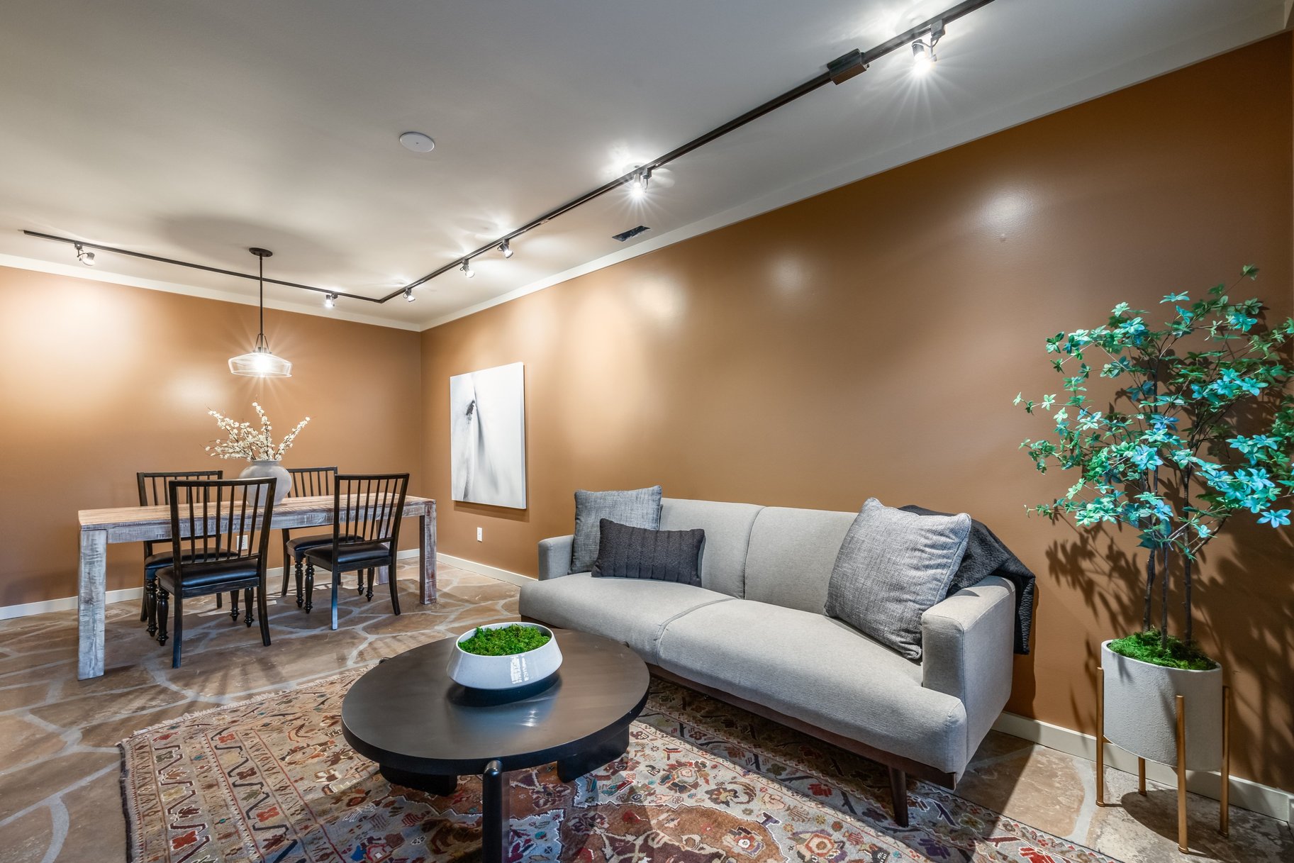  Tastefully Updated Holladay Rambler on .60 acre Manicured Lot - 物件實景