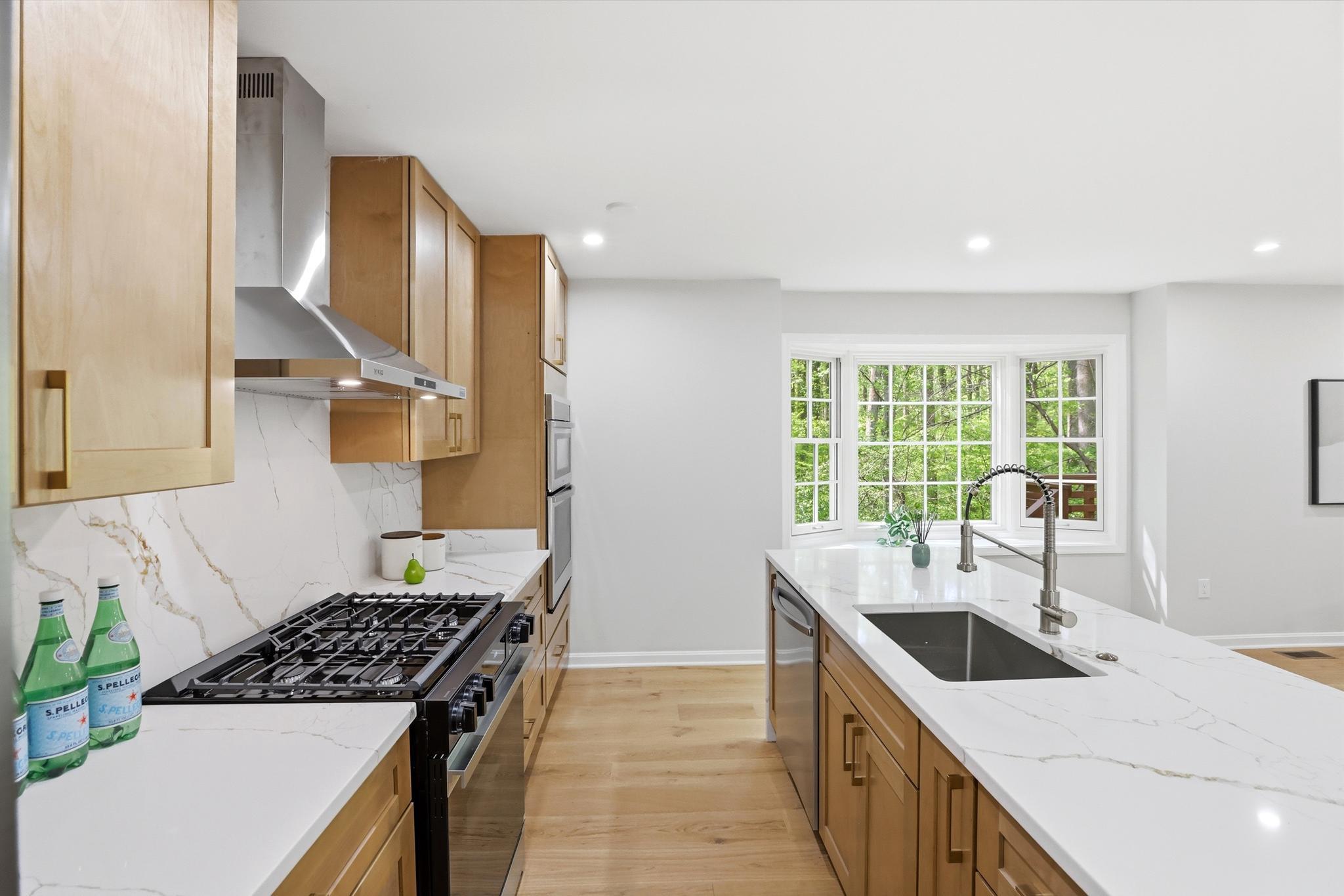  12136 Westwood Hills Drive, Herndon, VA, 20171 - 物件實景
