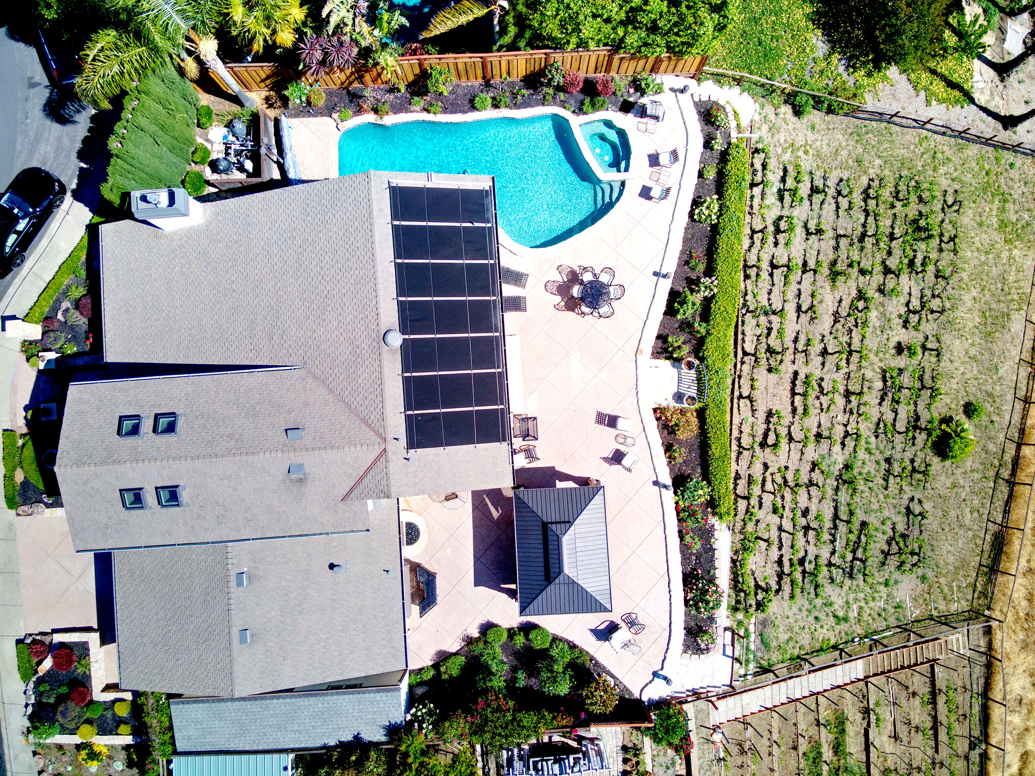  Million Dollar Views and Timeless Elegance in This Exceptional Residence - 物件實景