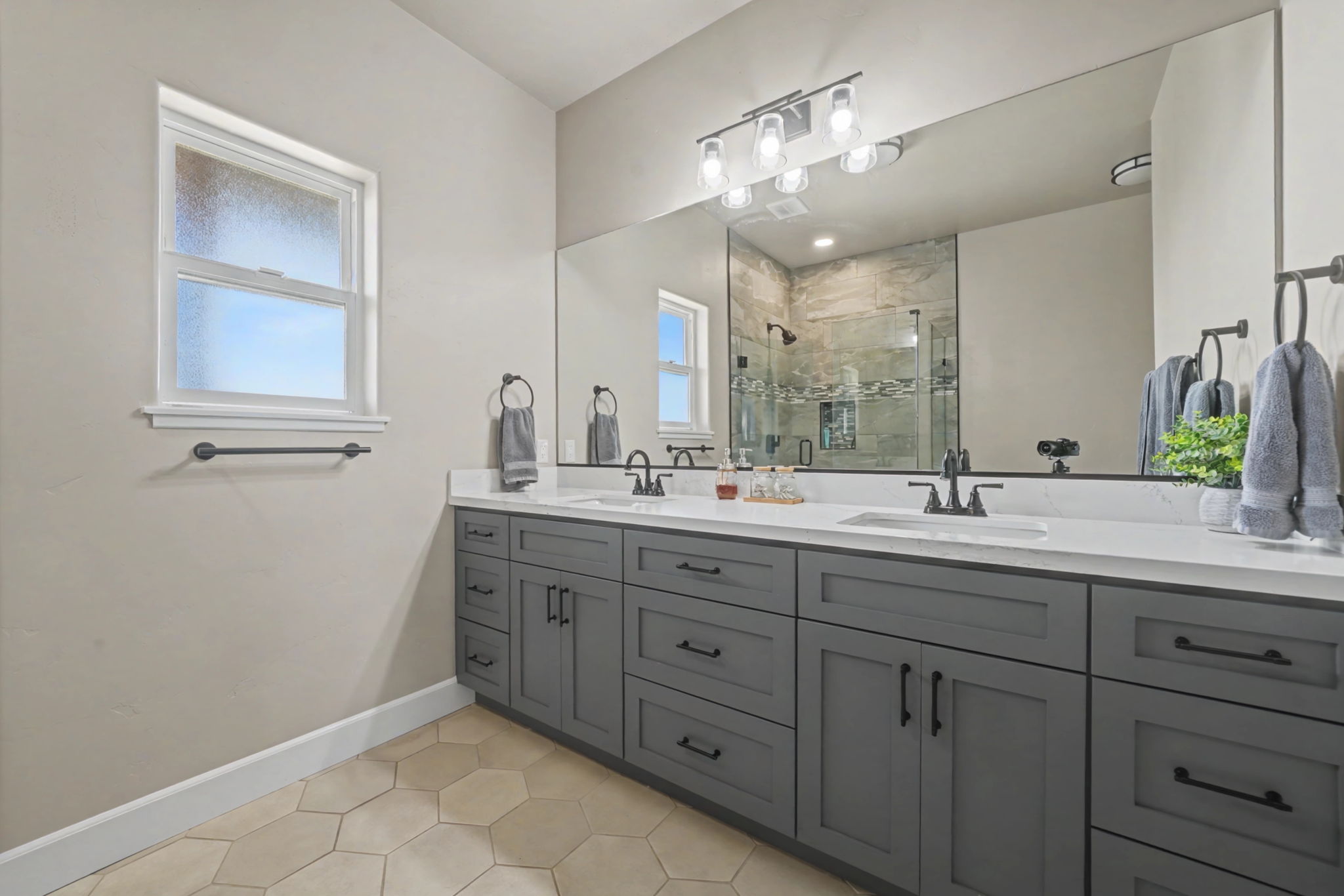  9515 Ham Luddy Road, Mountain Ranch, CA 95246 - 物件實景