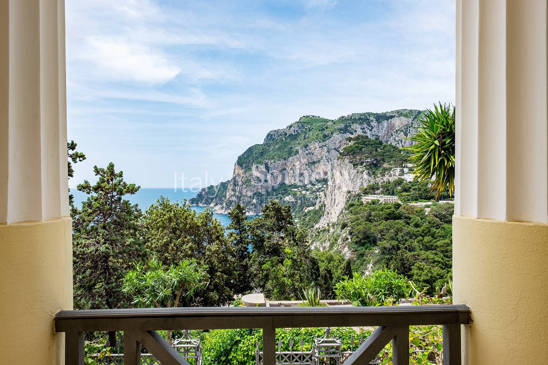  Neoclassical villa with a breath taking view - 物件實景