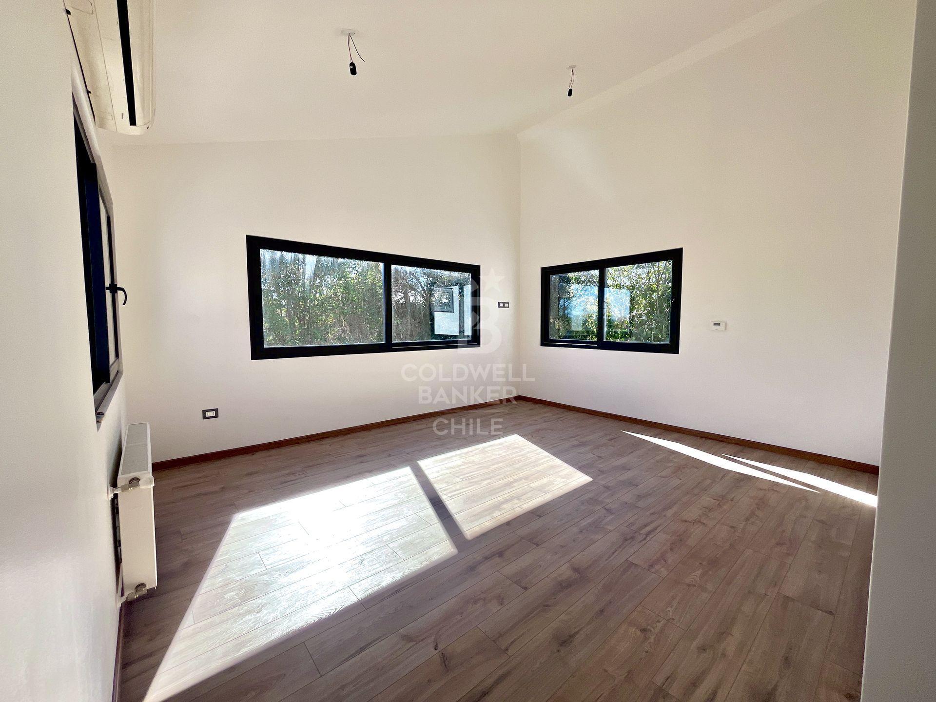 Vitacura, Chile, 3 Bedrooms Bedrooms, ,4 BathroomsBathrooms,Residential,For Sale,1898665