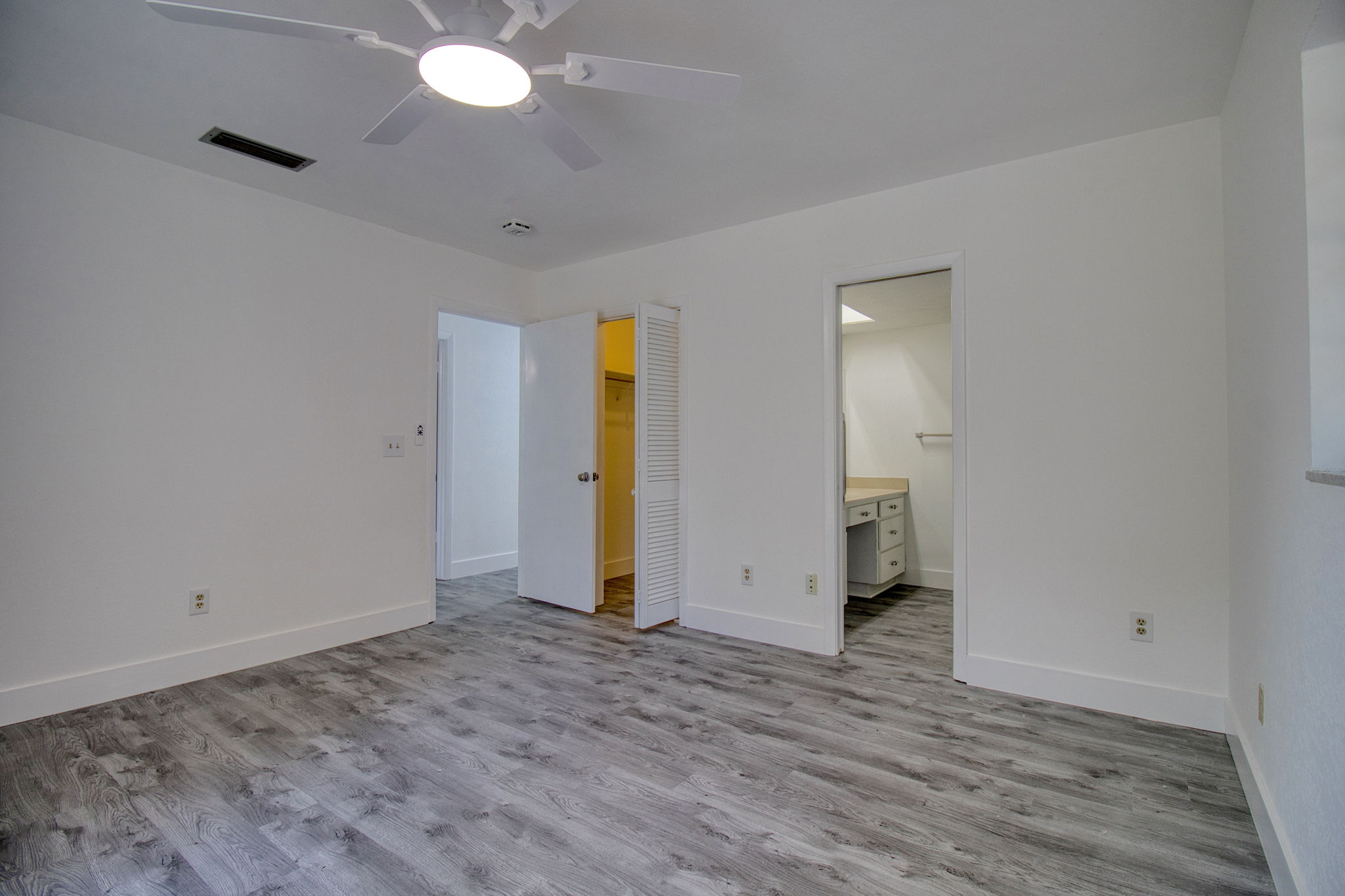 Tampa, Florida, 33613, United States, 4 Bedrooms Bedrooms, ,1 BathroomBathrooms,Residential,For Sale,2006363