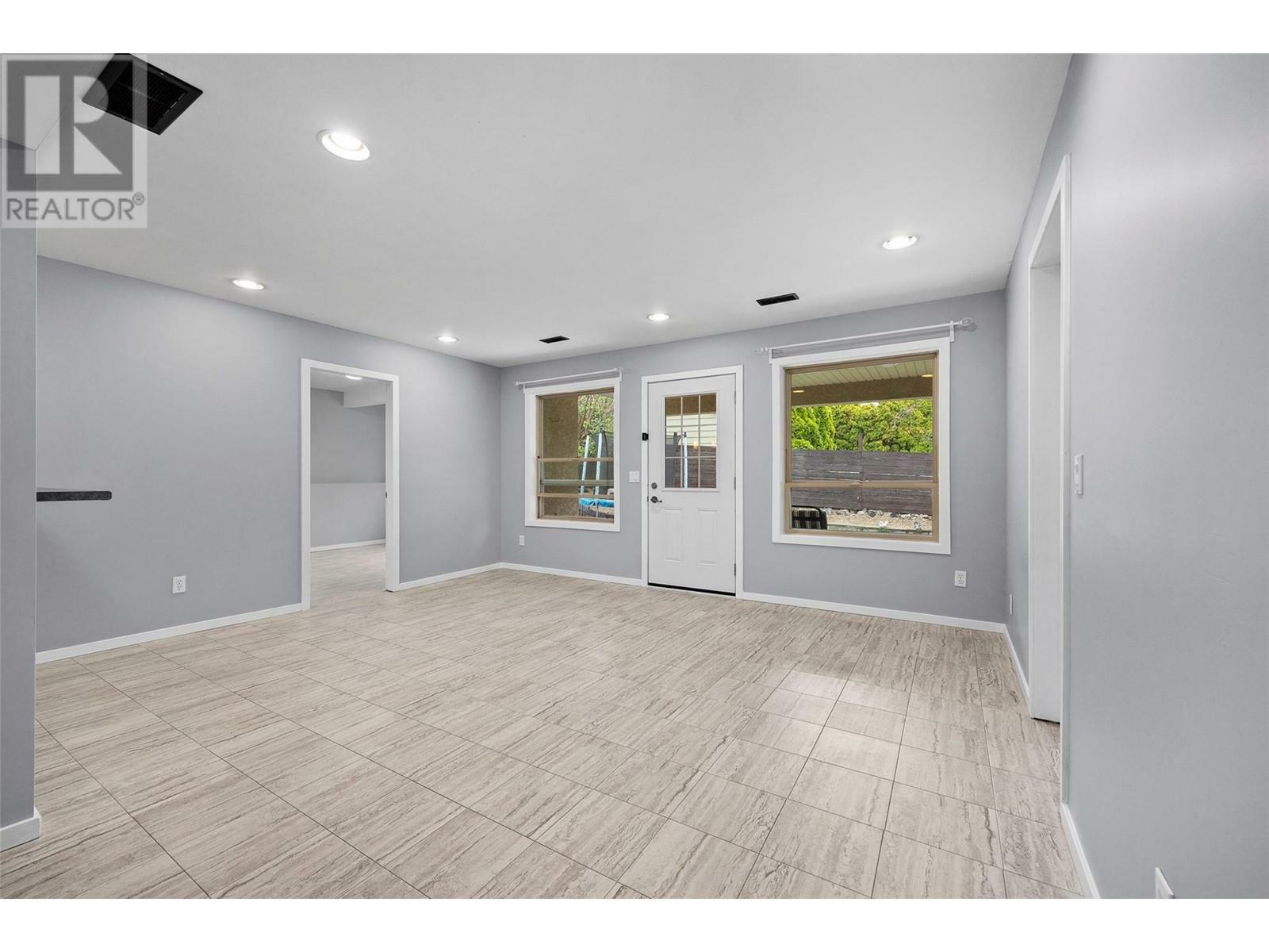 KELOWNA, British Columbia, V1P 1N8, CA, 6 Bedrooms Bedrooms, ,4 BathroomsBathrooms,Residential,For Sale,1837090