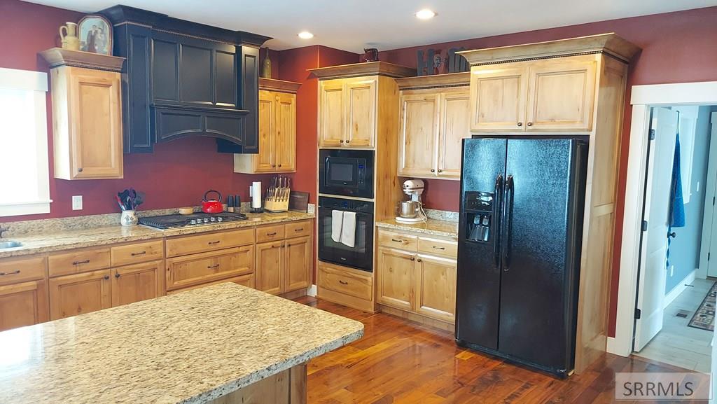 IDAHO FALLS, Idaho, 83401, United States, 5 Bedrooms Bedrooms, ,4 BathroomsBathrooms,Residential,For Sale,1895056