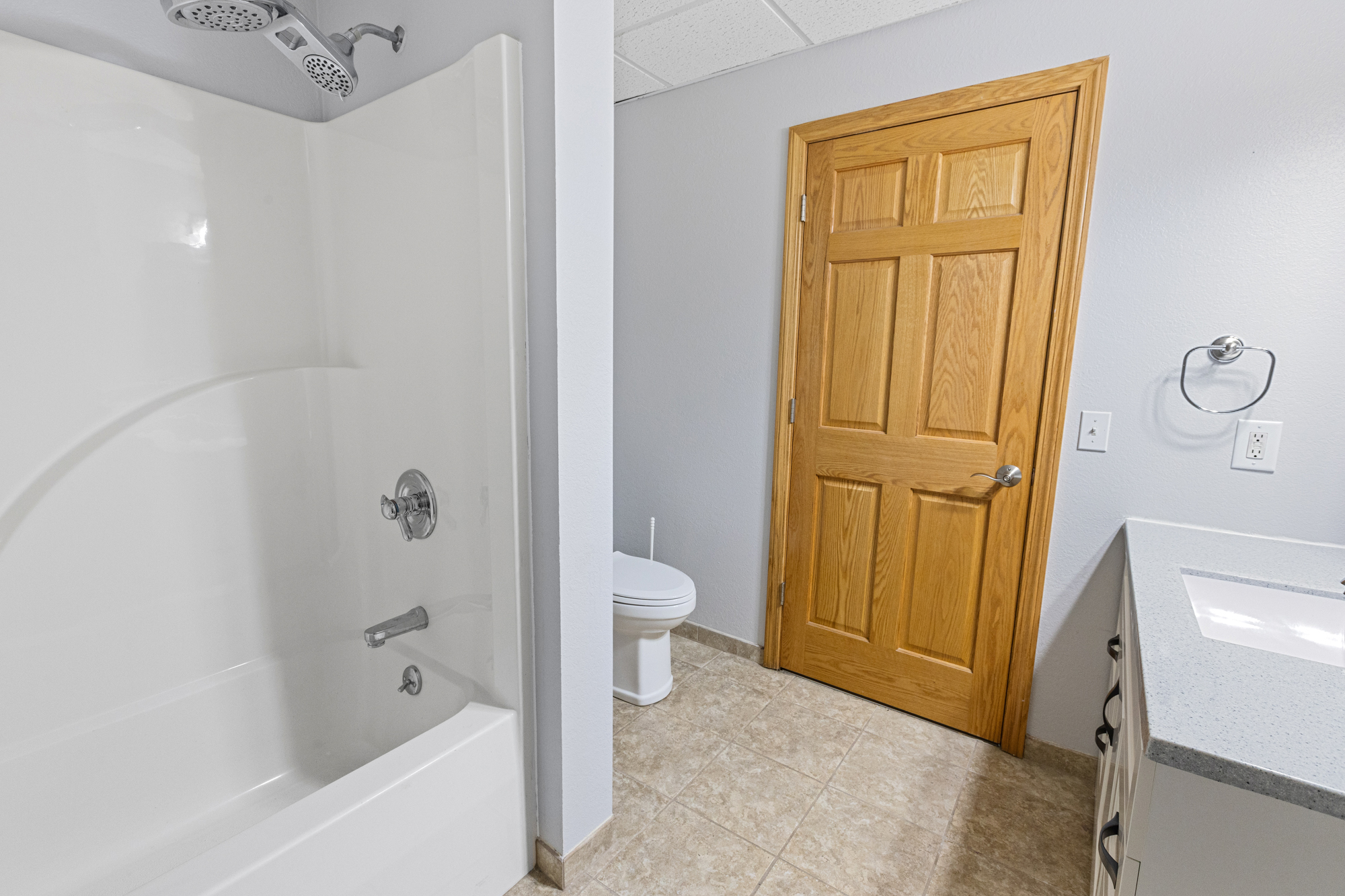 Effingham, Illinois, 62401, United States, 3 Bedrooms Bedrooms, ,3 BathroomsBathrooms,Residential,For Sale,1976361