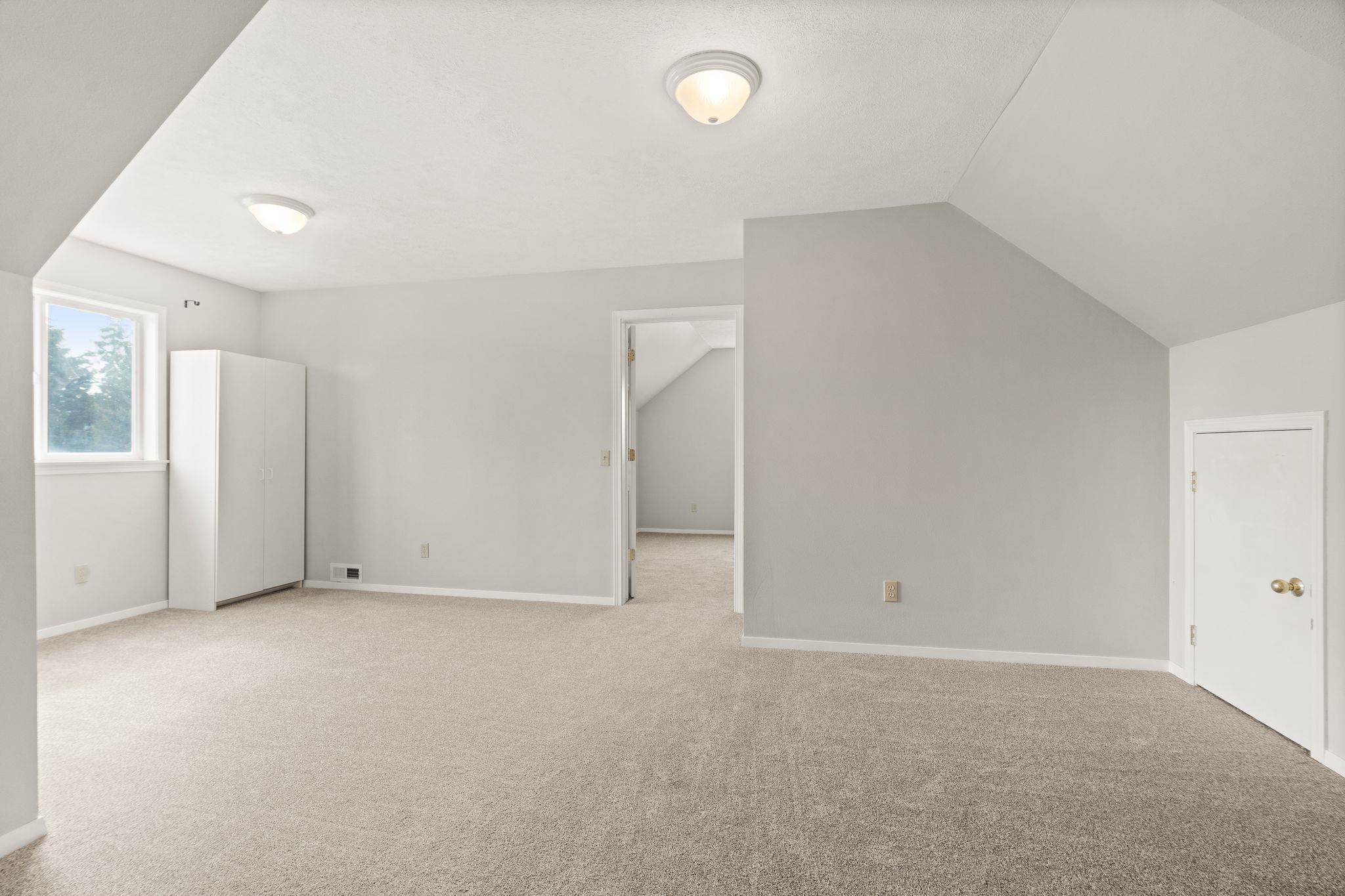 Greenacres, Washington, 99016, United States, 5 Bedrooms Bedrooms, ,2 BathroomsBathrooms,Residential,For Sale,1846797