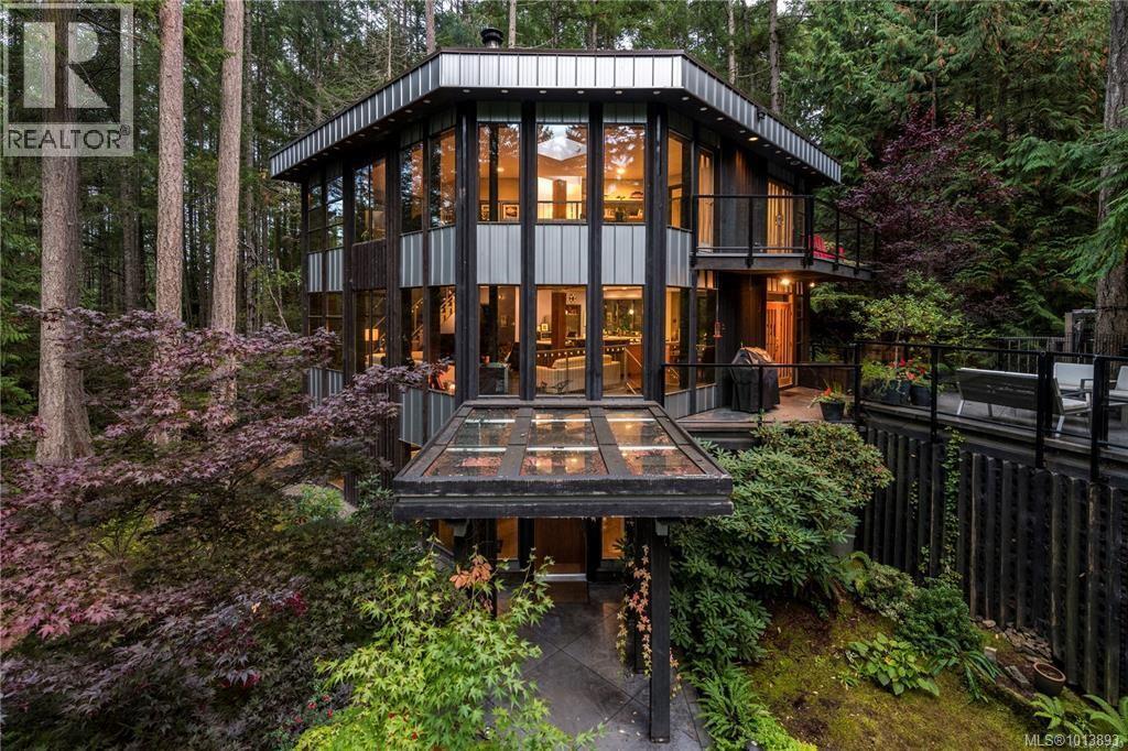 NORTH SAANICH, British Columbia, V8L 5K1, CA, 3 Bedrooms Bedrooms, ,3 BathroomsBathrooms,Residential,For Sale,1951213