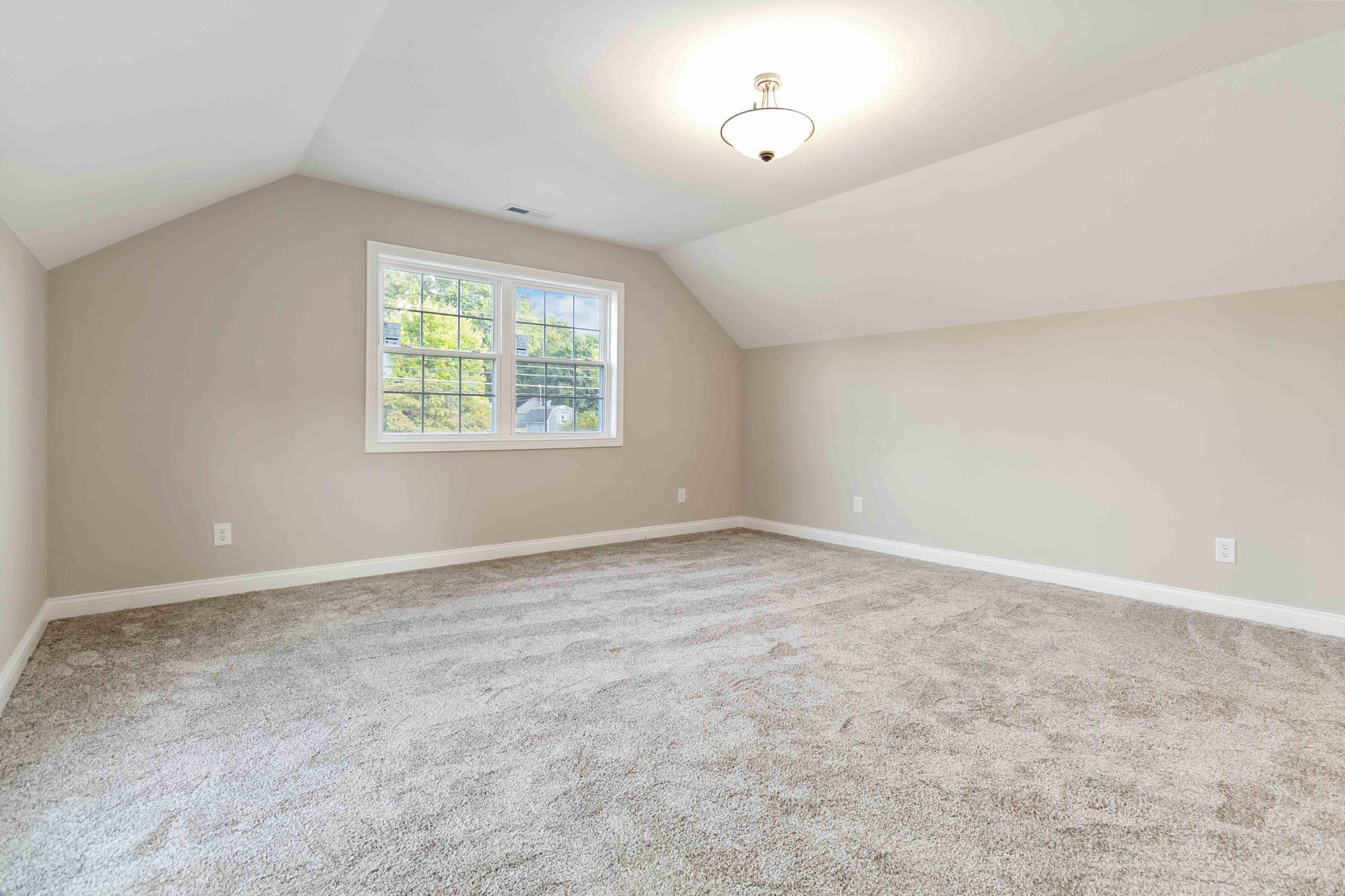 Richmond, Kentucky, 40475, United States, 4 Bedrooms Bedrooms, ,4 BathroomsBathrooms,Residential,For Sale,1943491