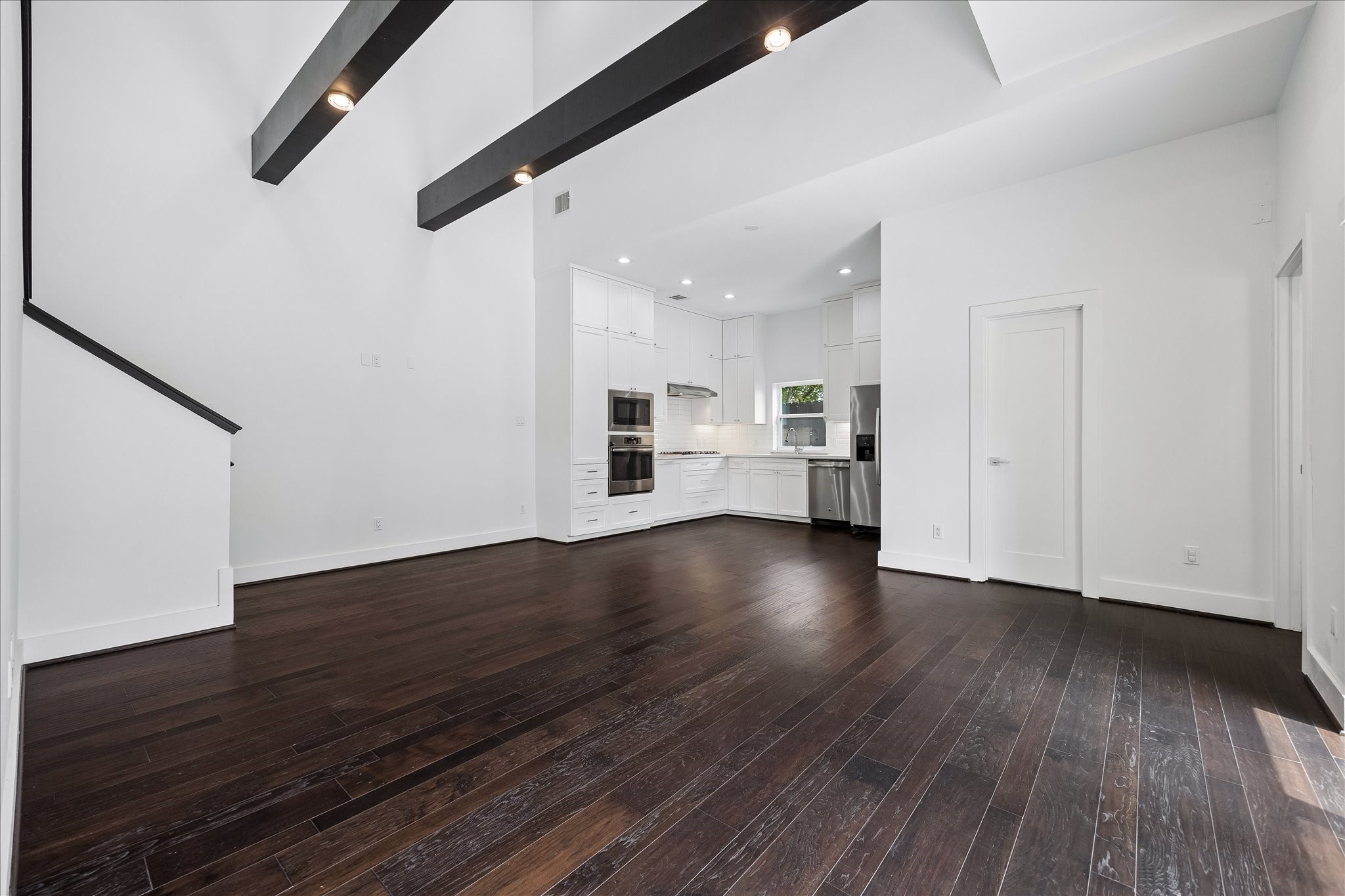  7702 Jacquelyn Oaks Road - 物件實景