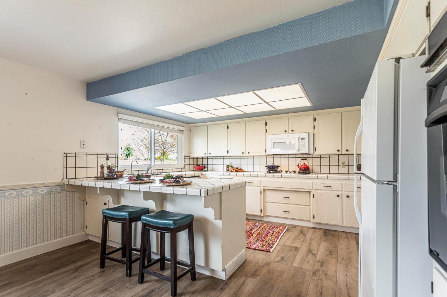 Hollister, California, 95023, United States, 4 Bedrooms Bedrooms, ,3 BathroomsBathrooms,Residential,For Sale,1750657