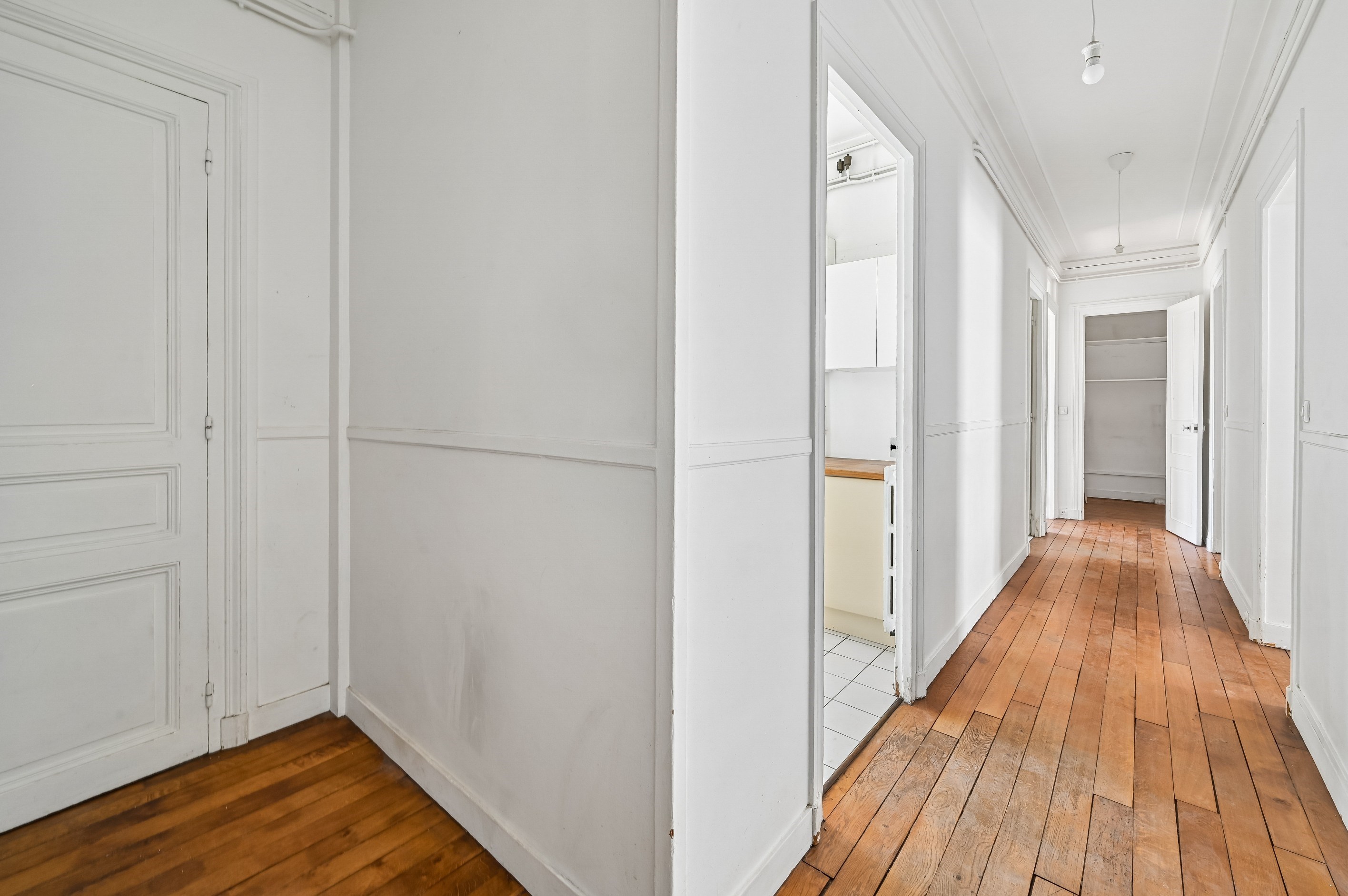  4-Room Apartment Requiring Renovation - Neuilly-sur-Seine - 物件實景