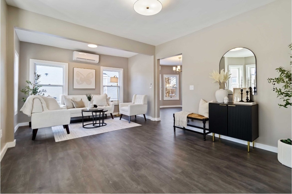 Stoneham, Massachusetts, 02180, United States, 3 Bedrooms Bedrooms, ,2 BathroomsBathrooms,Residential,For Sale,1951167