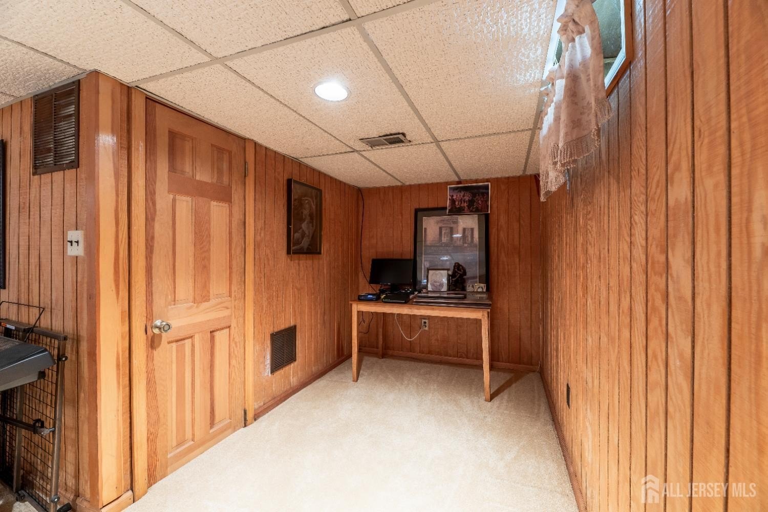 Edison, New Jersey, 08820, United States, 4 Bedrooms Bedrooms, ,3 BathroomsBathrooms,Residential,For Sale,1908022