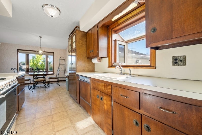 Clifton City, New Jersey, 07013, United States, 3 Bedrooms Bedrooms, ,1 BathroomBathrooms,Residential,For Sale,1980318