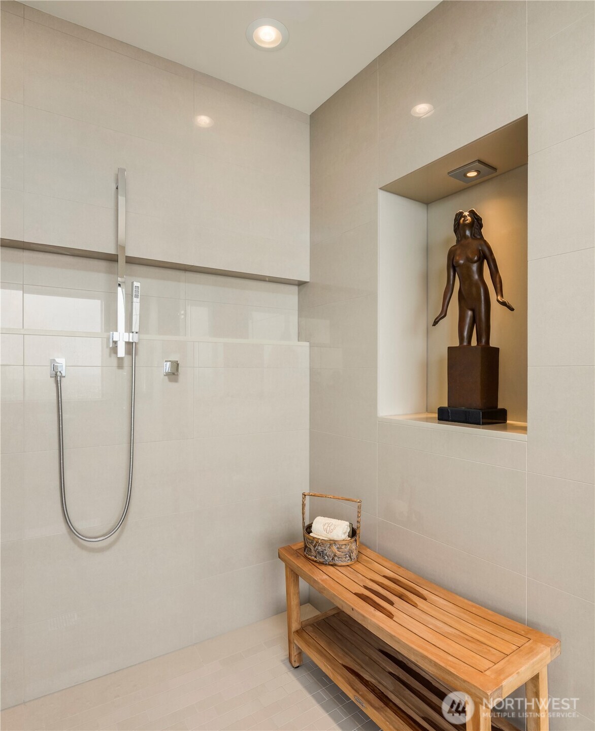 Seattle, Washington, 98104, United States, 4 Bedrooms Bedrooms, ,6 BathroomsBathrooms,Residential,For Sale,1731760