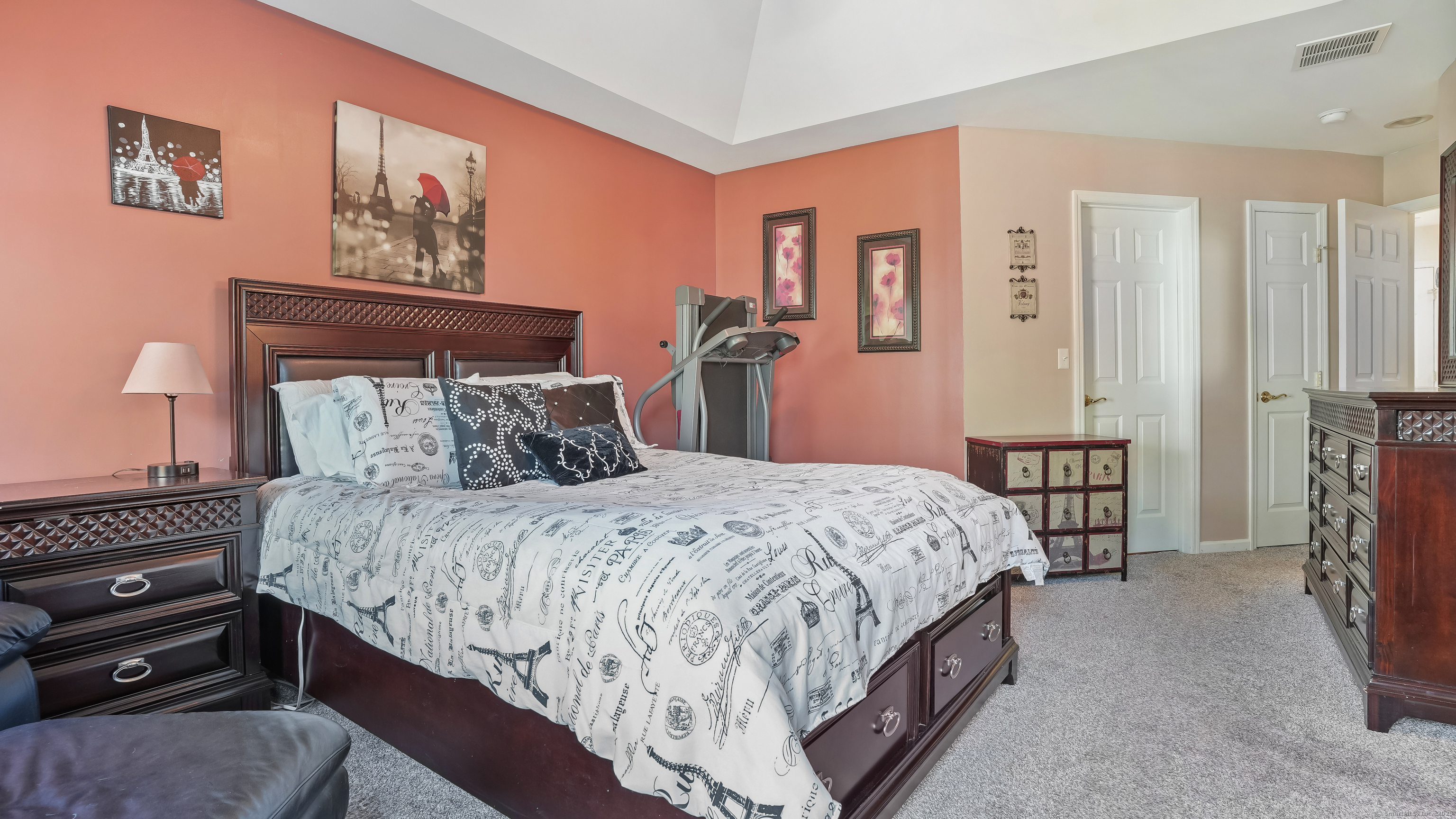 Danbury, Connecticut, 06810, United States, 2 Bedrooms Bedrooms, ,3 BathroomsBathrooms,Residential,For Sale,1925602