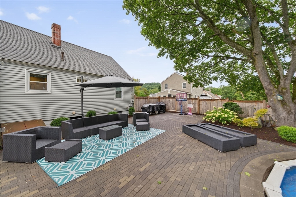 Dracut, Massachusetts, 01826, United States, 4 Bedrooms Bedrooms, ,2 BathroomsBathrooms,Residential,For Sale,1937209