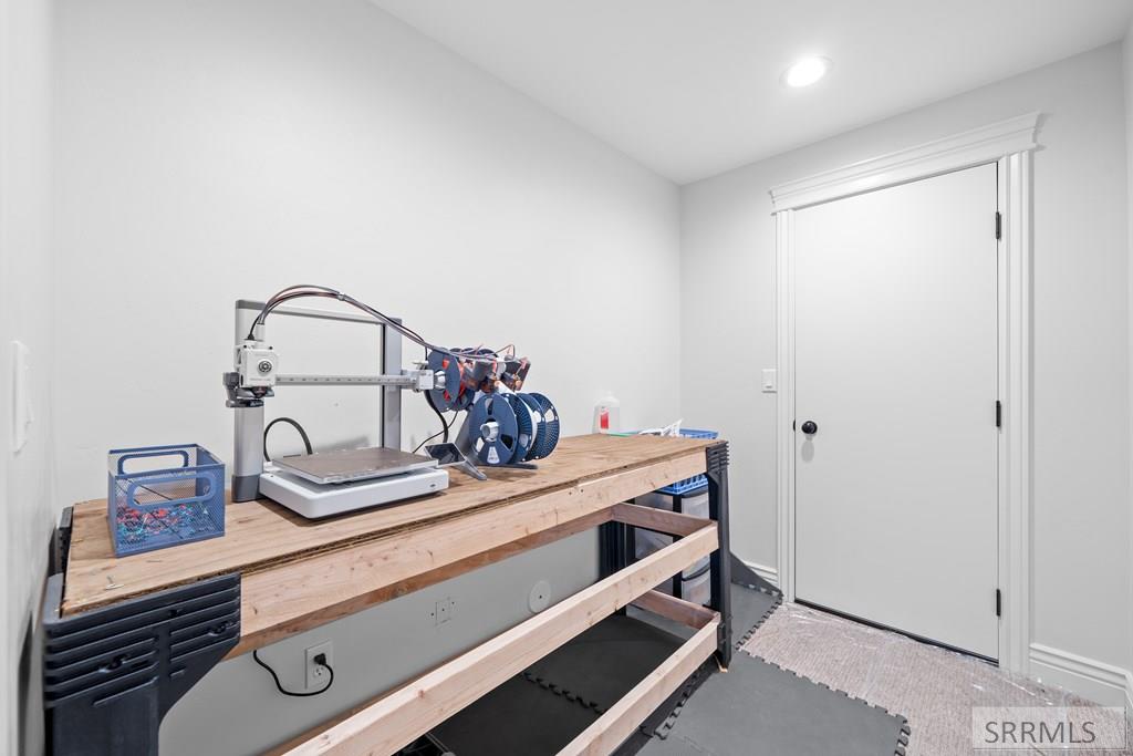 AMMON, Idaho, 83406, United States, 6 Bedrooms Bedrooms, ,3 BathroomsBathrooms,Residential,For Sale,2014866