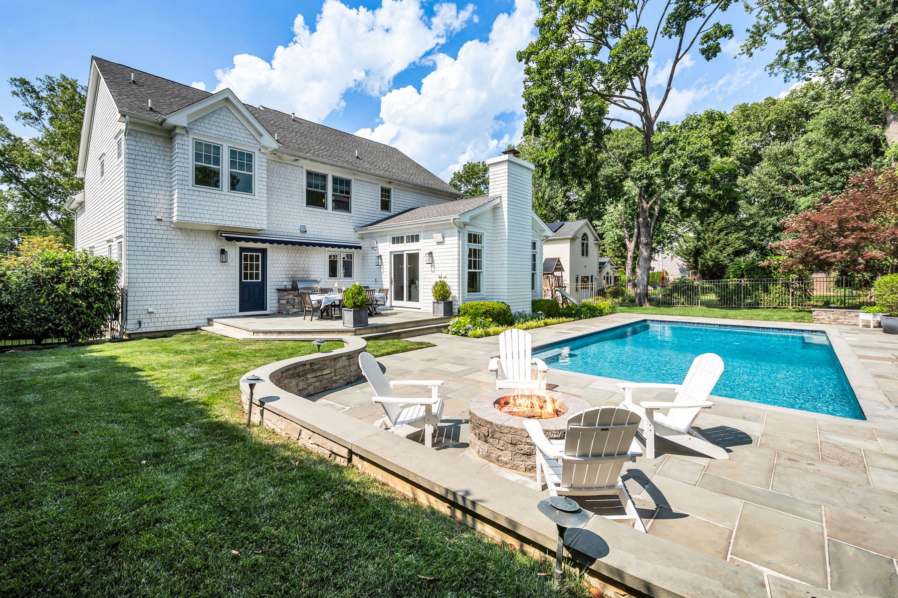  Sun-drenched 2017 River Oaks Colonial - 物件實景