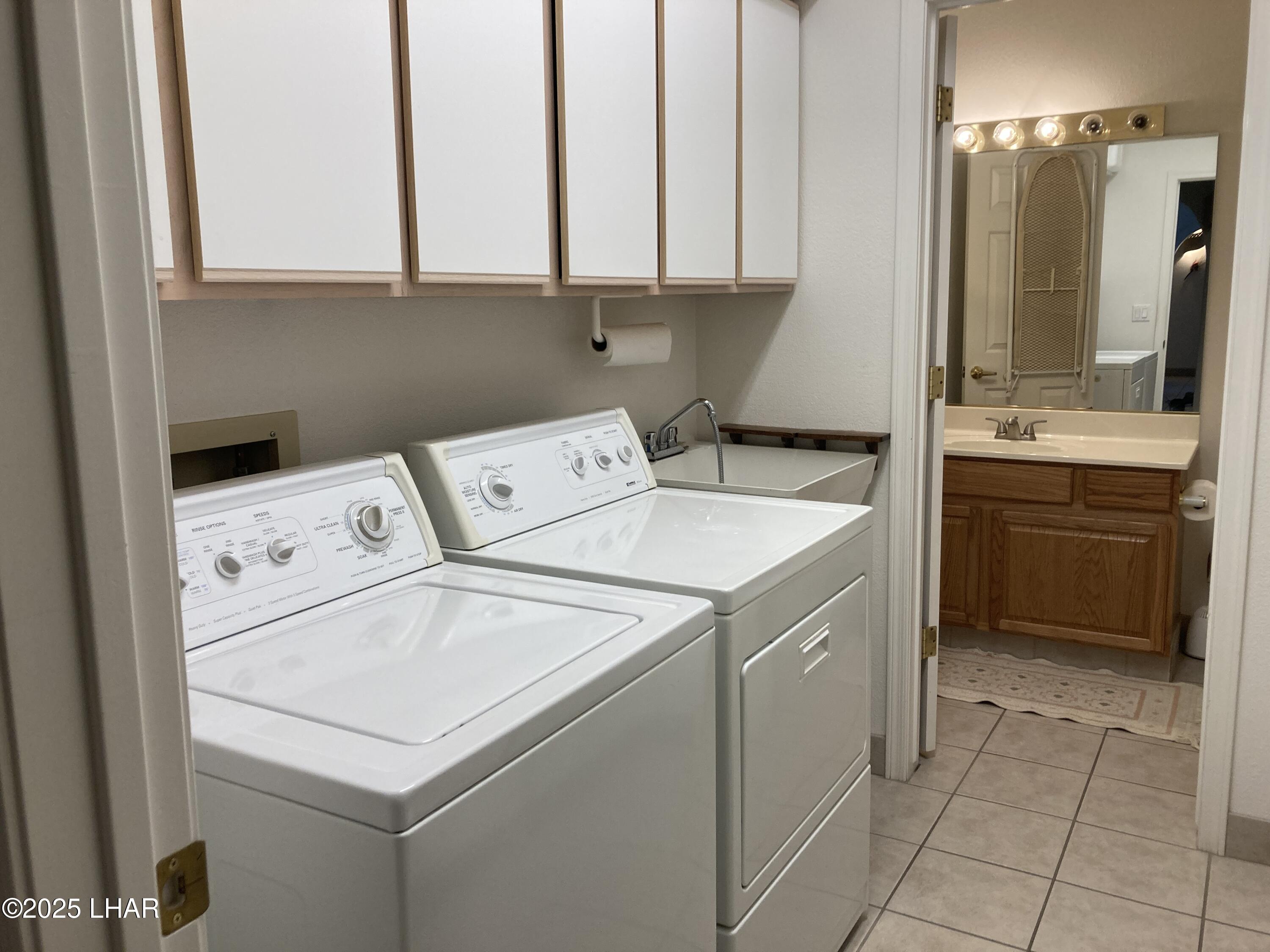 Lake Havasu City, Arizona, 86404, United States, 3 Bedrooms Bedrooms, ,3 BathroomsBathrooms,Residential,For Sale,1949772