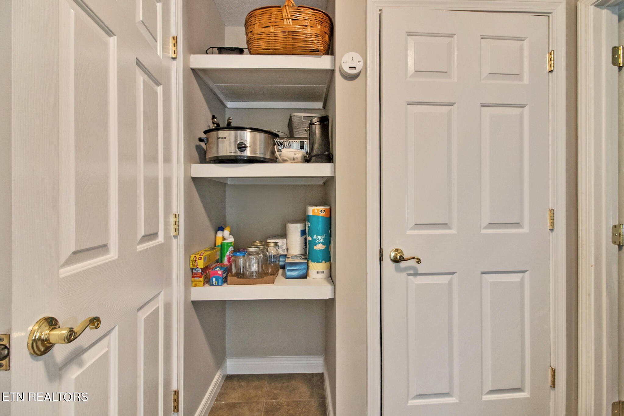 Crossville, Tennessee, 38572, United States, 3 Bedrooms Bedrooms, ,4 BathroomsBathrooms,Residential,For Sale,1977432