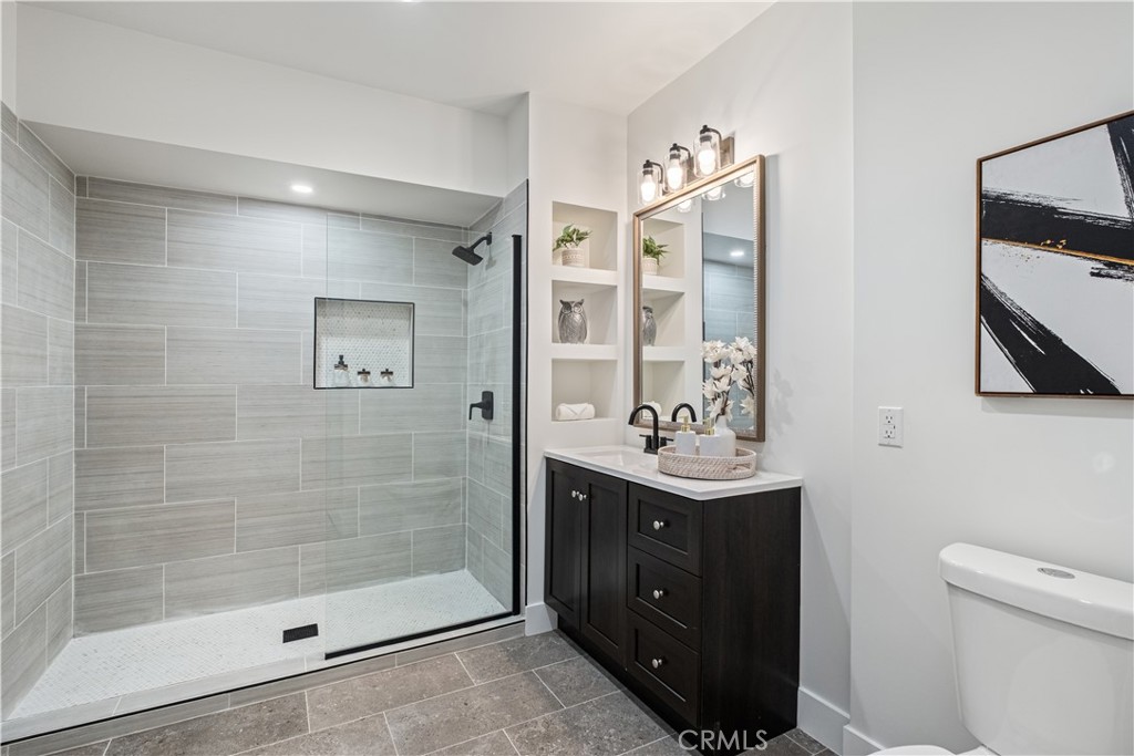 Los Angeles, California, 90018, United States, 6 Bedrooms Bedrooms, ,1 BathroomBathrooms,Residential,For Sale,2001220