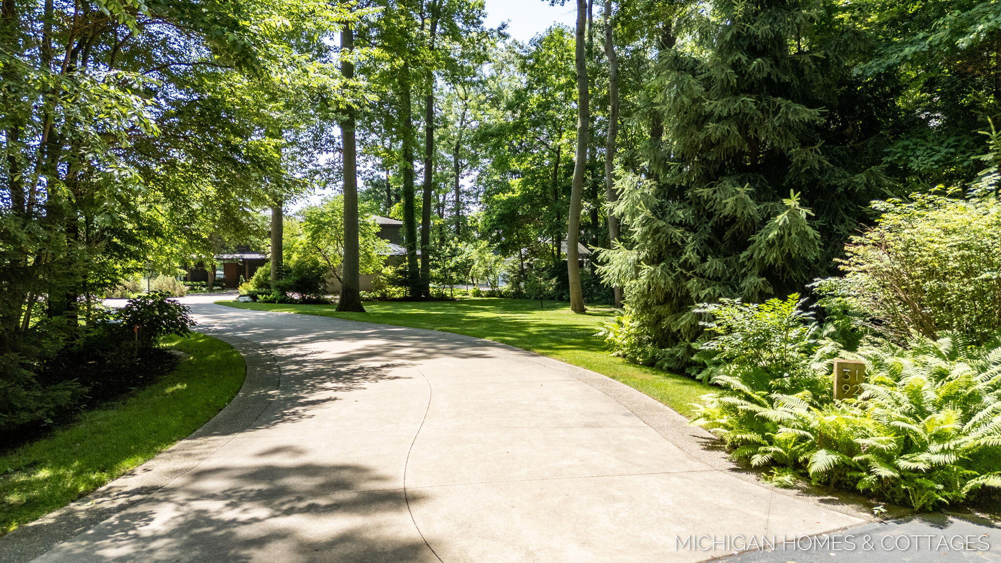 Saugatuck, Michigan, 49453, United States, 5 Bedrooms Bedrooms, ,4 BathroomsBathrooms,Residential,For Sale,1940964
