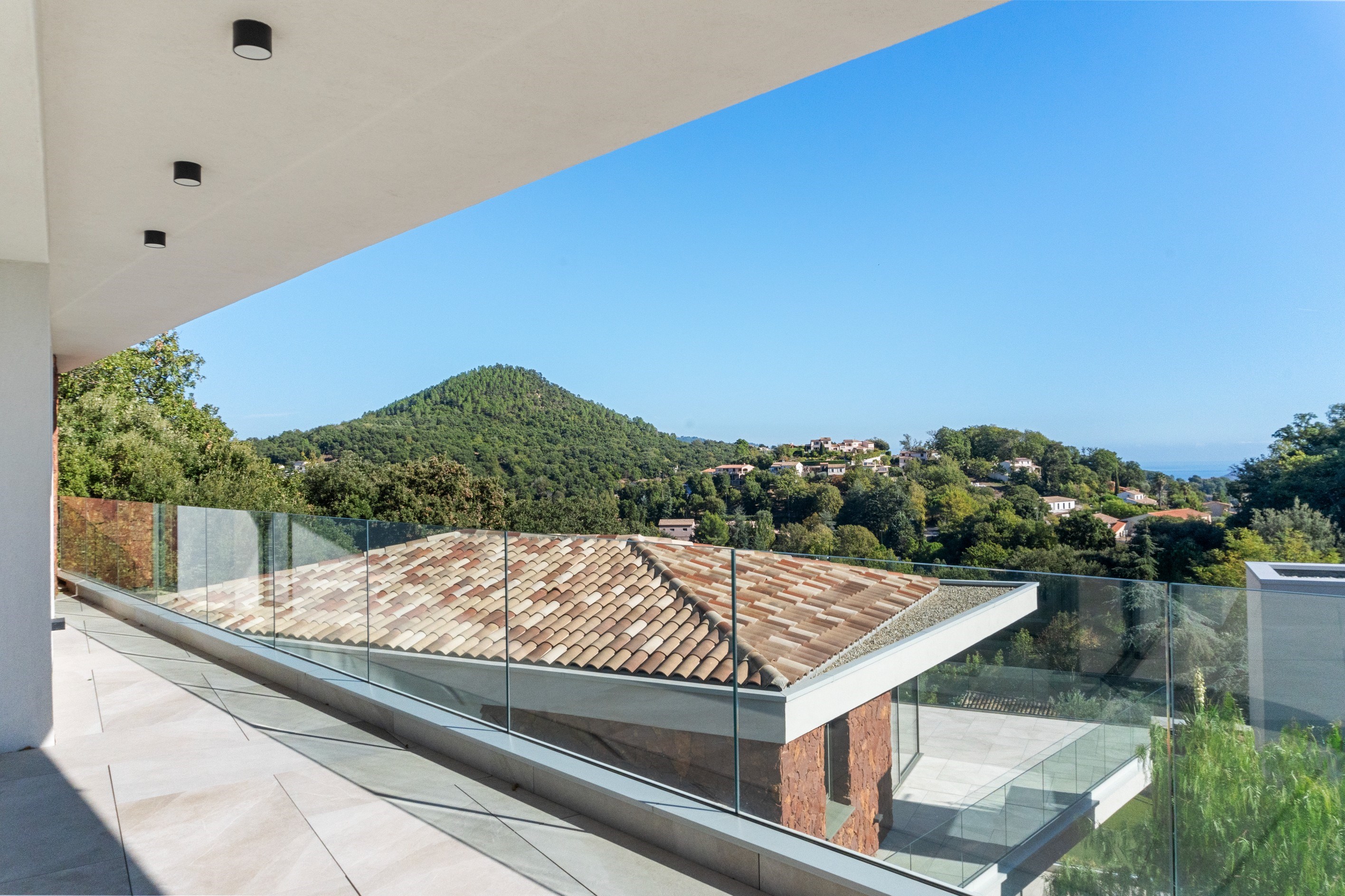  Exceptional apartment with sea view in Les Adrets-de-l’Estérel Côte d’Azur - 物件實景