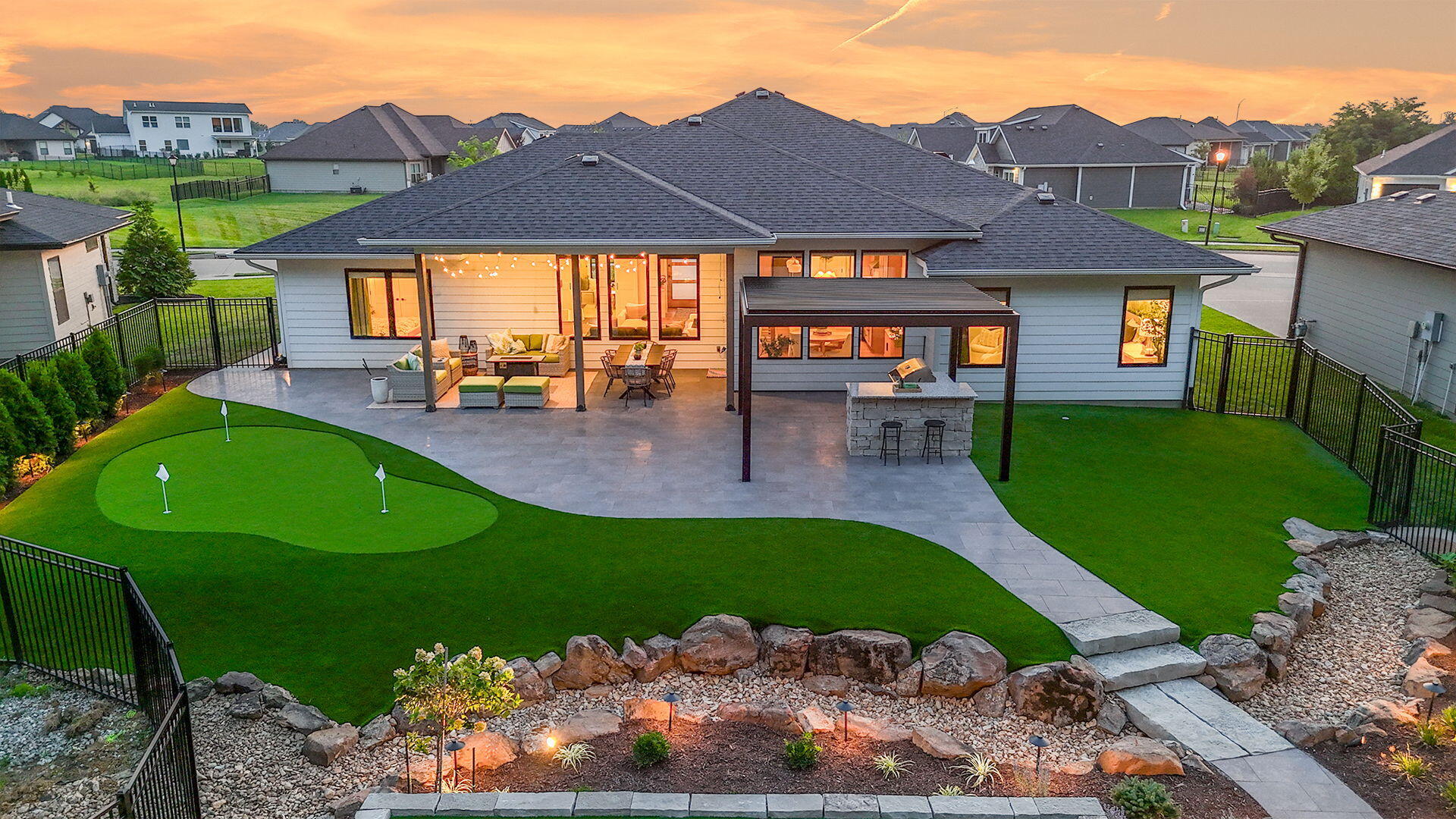 COLUMBIA, Missouri, 65201, United States, 3 Bedrooms Bedrooms, ,2 BathroomsBathrooms,Residential,For Sale,1984001