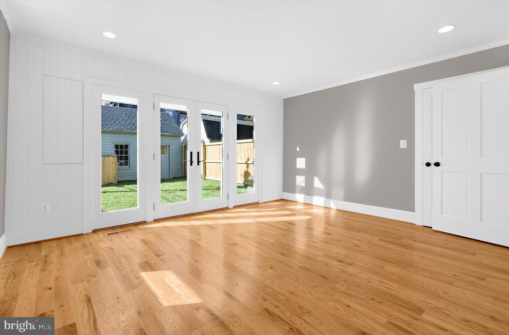 Chestertown, Maryland, 21620, United States, 5 Bedrooms Bedrooms, ,5 BathroomsBathrooms,Residential,For Sale,1988970