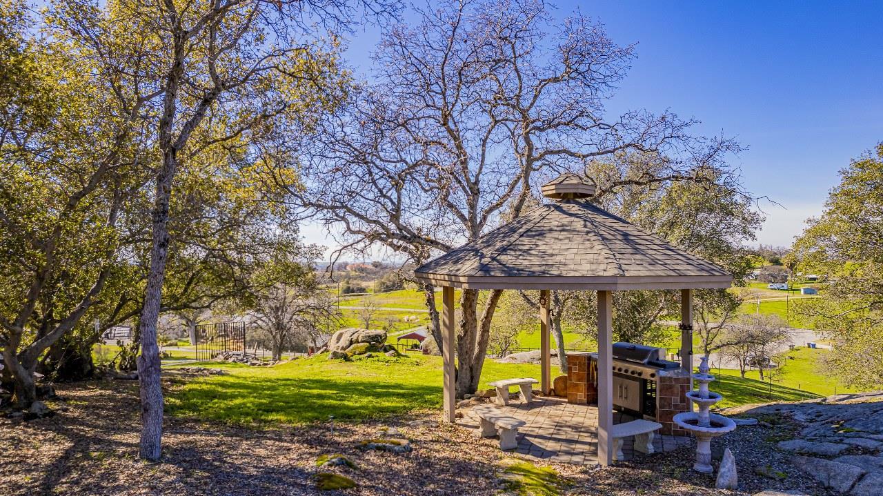 Raymond, California, 93653, United States, 5 Bedrooms Bedrooms, ,3 BathroomsBathrooms,Residential,For Sale,1996762