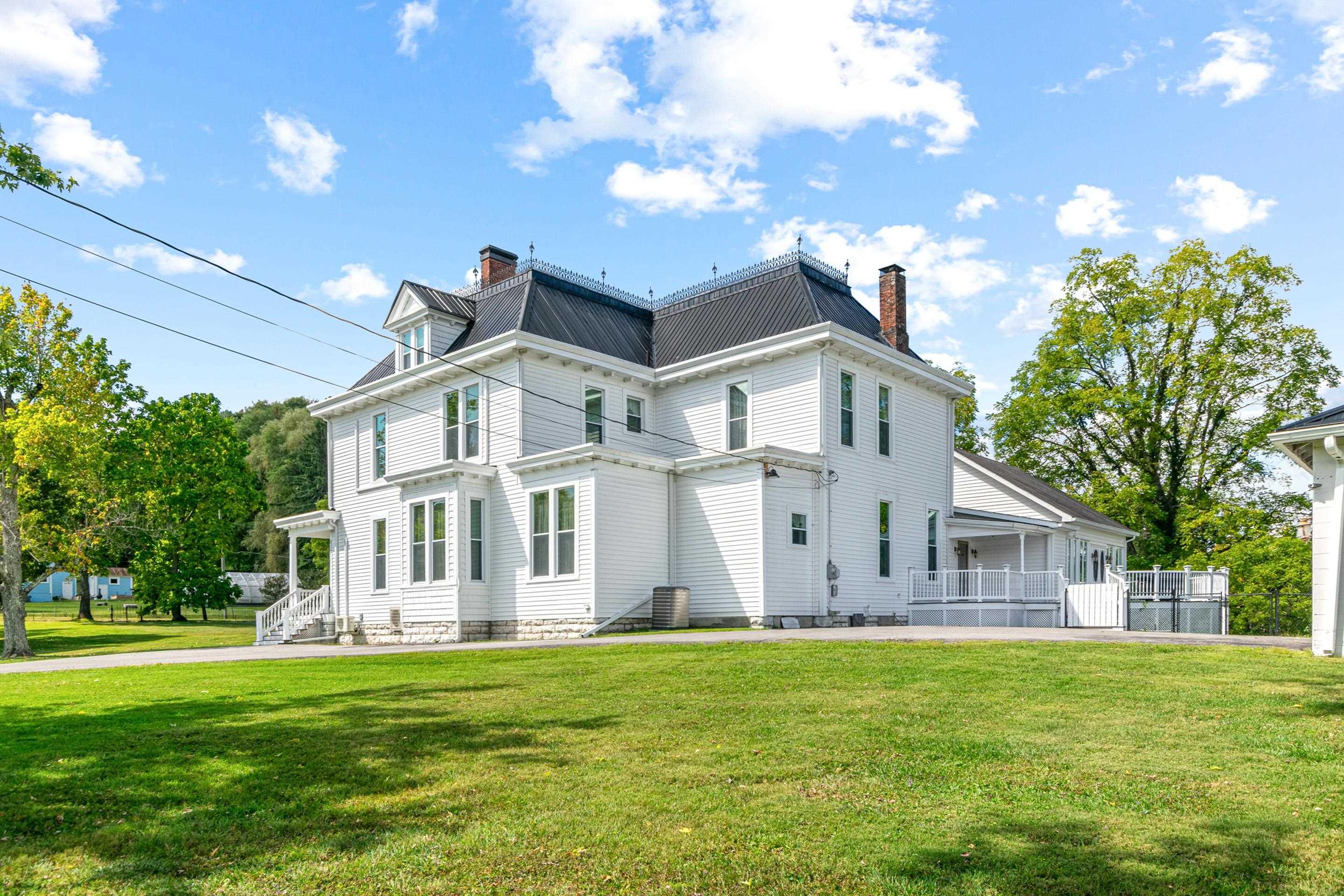 Tazewell, Virginia, 24651, United States, 6 Bedrooms Bedrooms, ,4 BathroomsBathrooms,Residential,For Sale,1905937