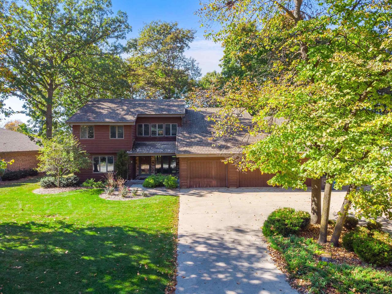 Oshkosh, Wisconsin, 54904, United States, 4 Bedrooms Bedrooms, ,3 BathroomsBathrooms,Residential,For Sale,1978045