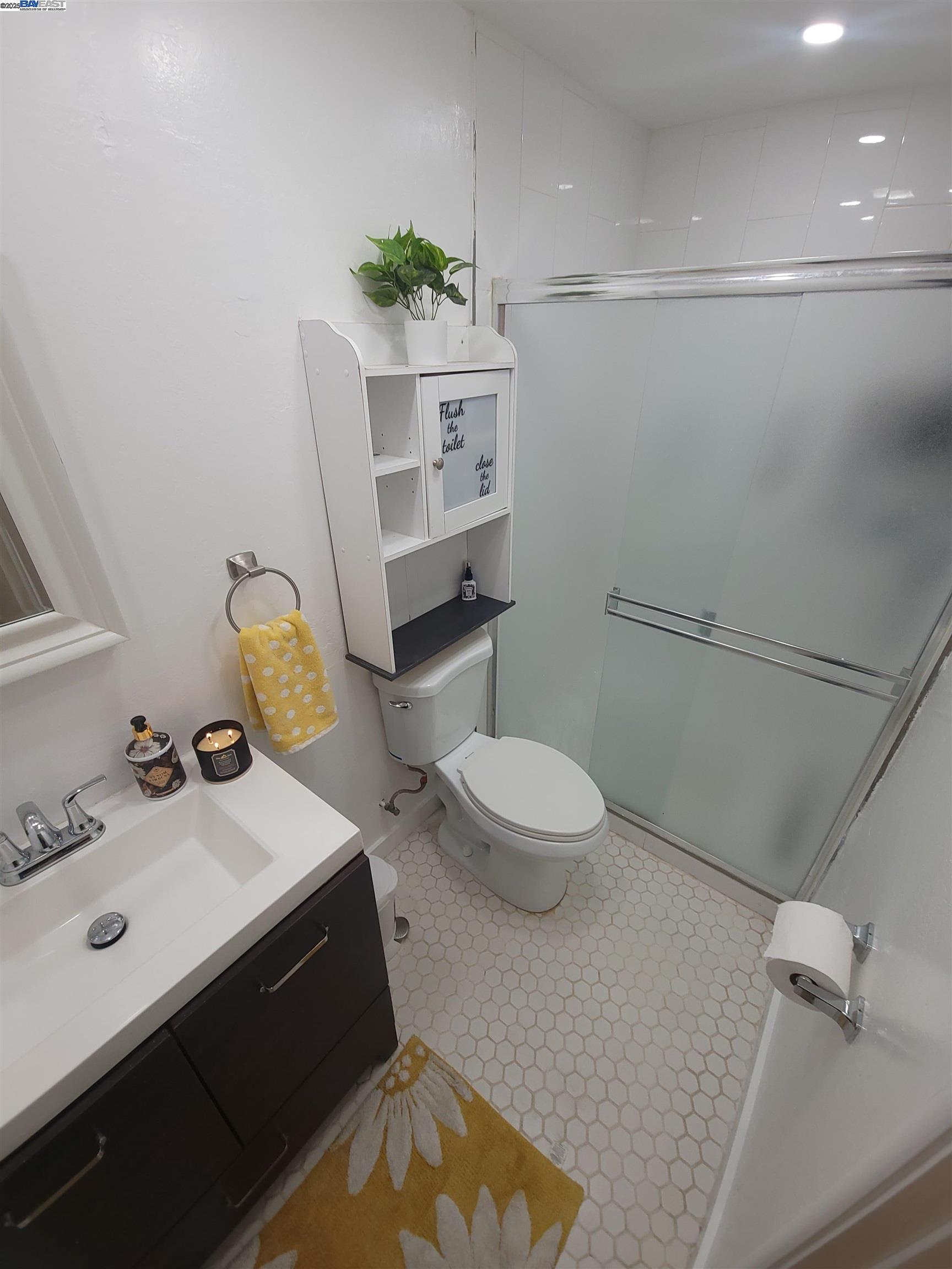 El Sobrante, California, 94803, United States, 3 Bedrooms Bedrooms, ,2 BathroomsBathrooms,Residential,For Sale,1974692