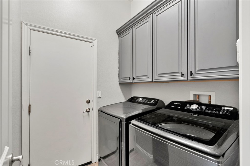 Hesperia, California, 92344, United States, 5 Bedrooms Bedrooms, ,4 BathroomsBathrooms,Residential,For Sale,2010754